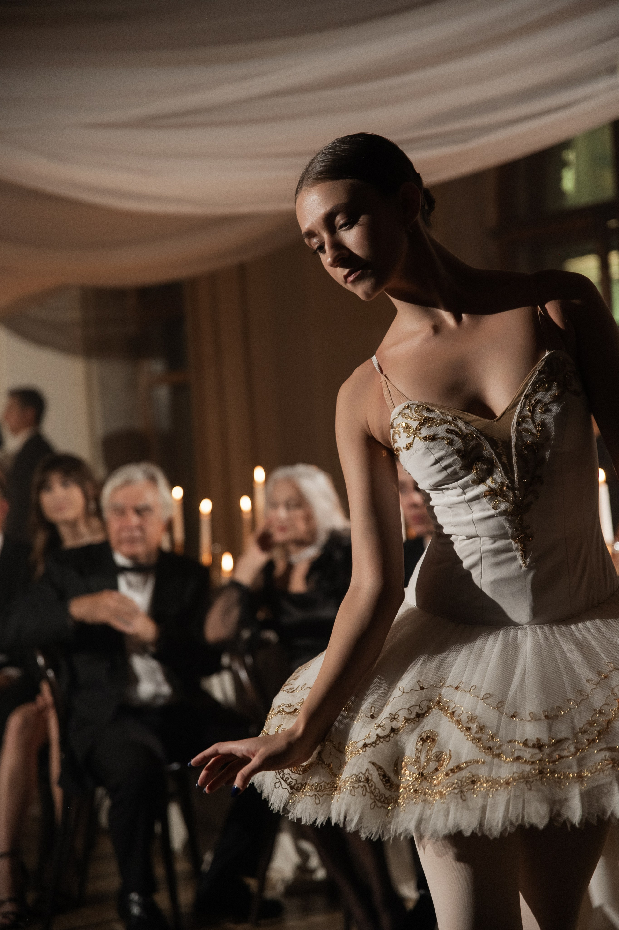 Камерный свадебный ужин при свечах в старинном особняке в фотостудии 21. Kult. Ярослава Ерина — свадебный фотограф в Москве