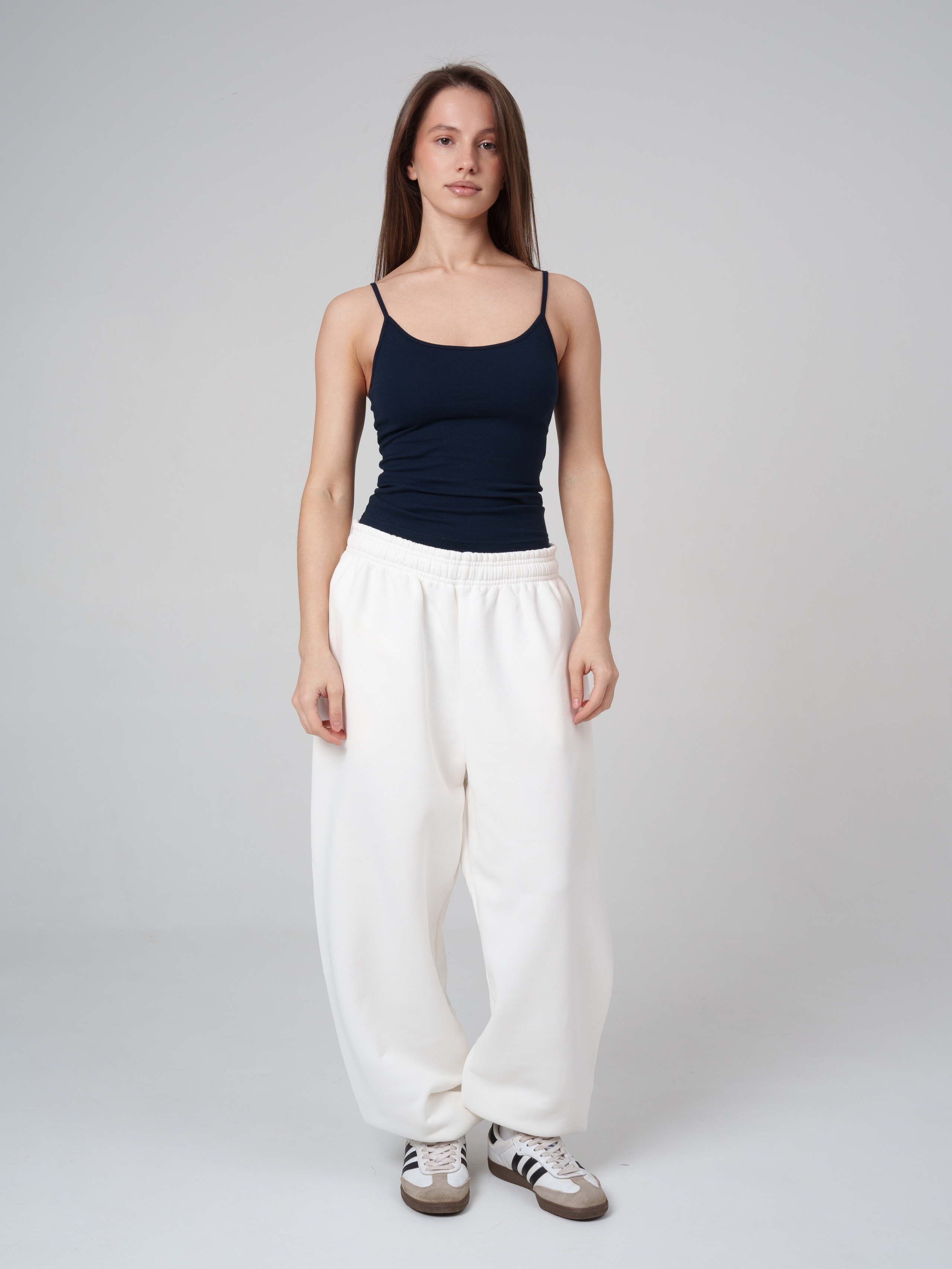 Топы на сером фоне. Иван Упоров — фотограф, рилсмейкер чебоксары