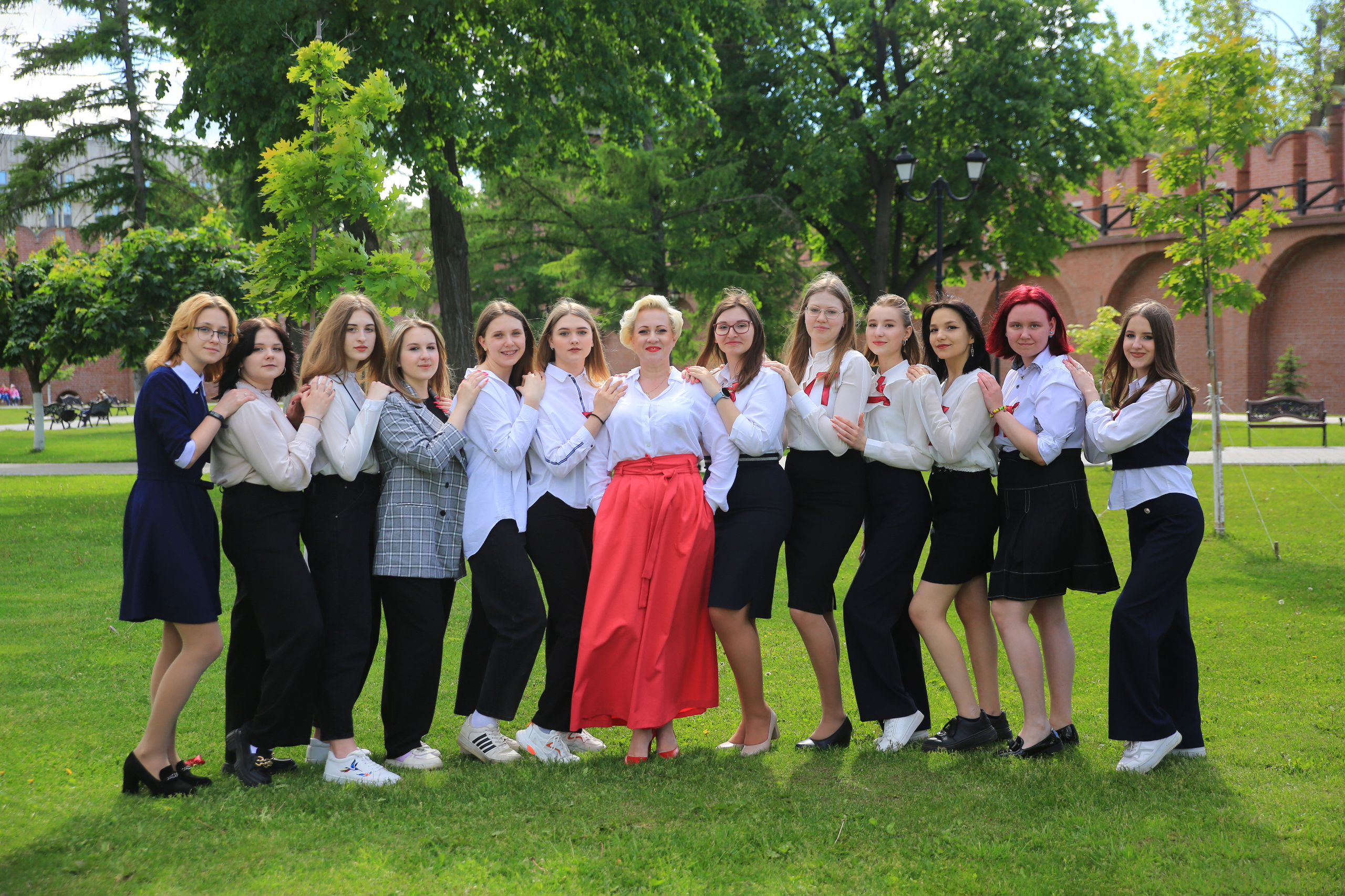 Все классы отсняты. Все с весенними фотосессиями…. Школьный фотограф в Туле Светлана Привезенцева