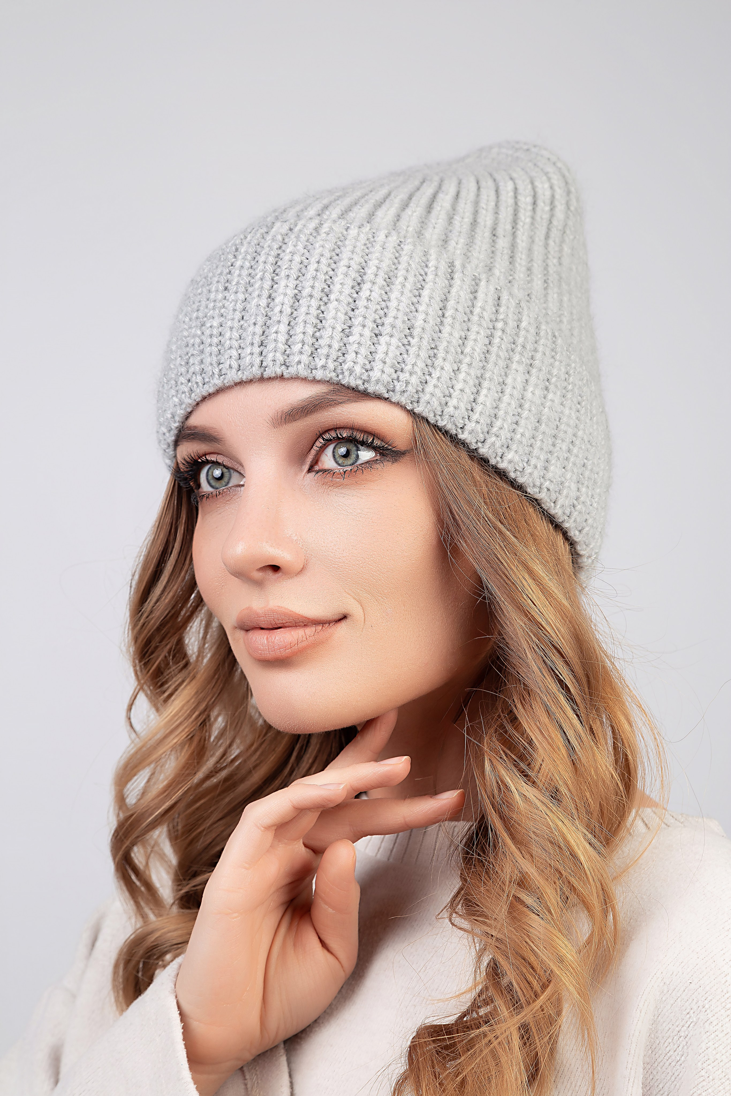 Модельная съемка шапок для брендов в Москве | Фотограф Анна Татаурова. Фотограф Анна Татаурова | Авторская фотосъемка в Москве