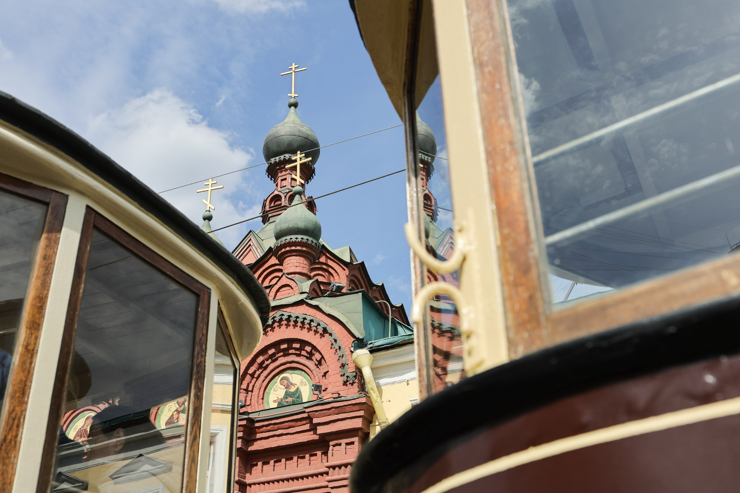 Парад трамваев. Репортажный, архитектурный, театральный и файн-арт фотограф Лена Мельникова в Москве