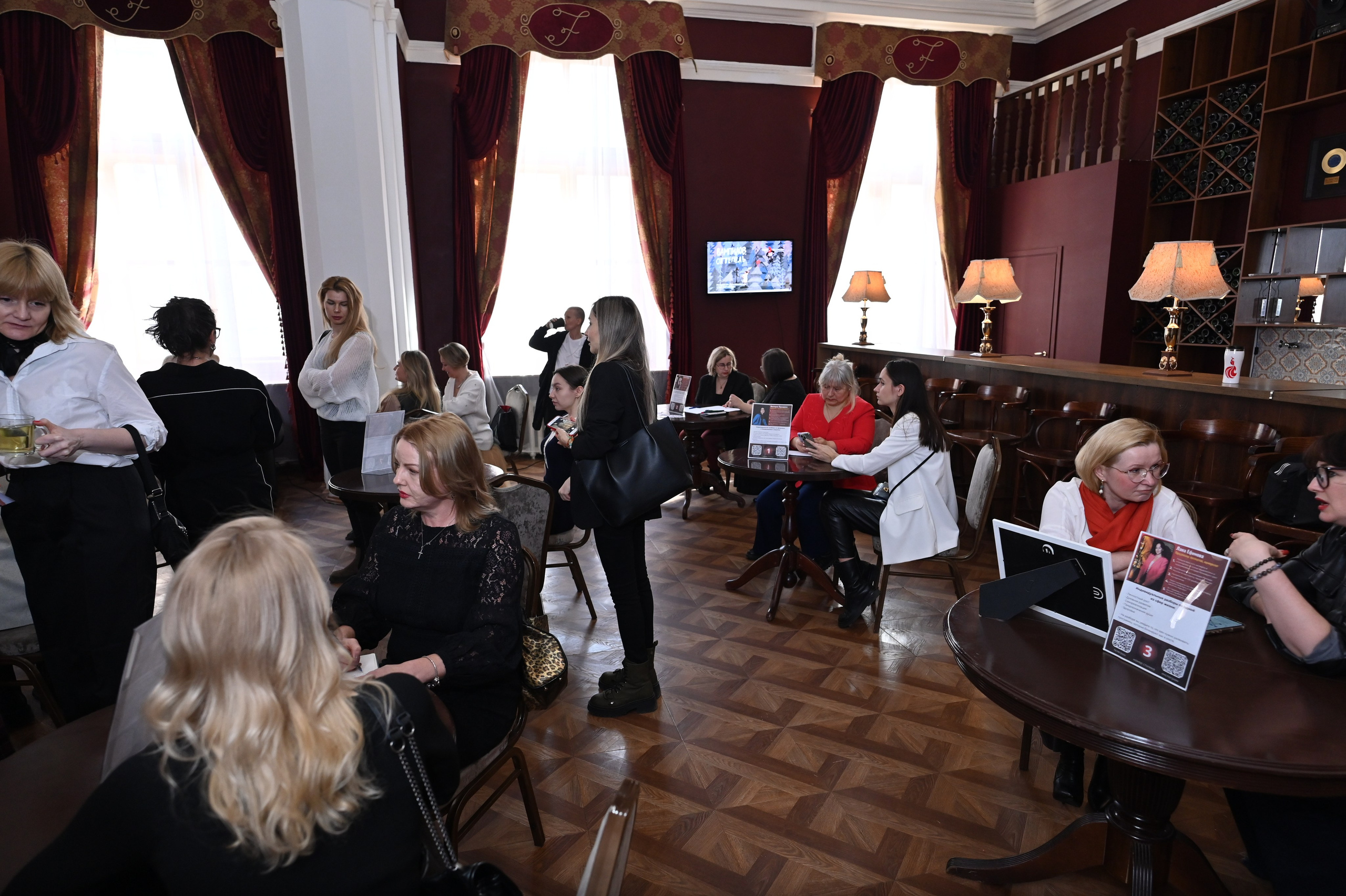 Женская Тусовка февраль 2025. ZDARONOKIA Репортажный фотограф