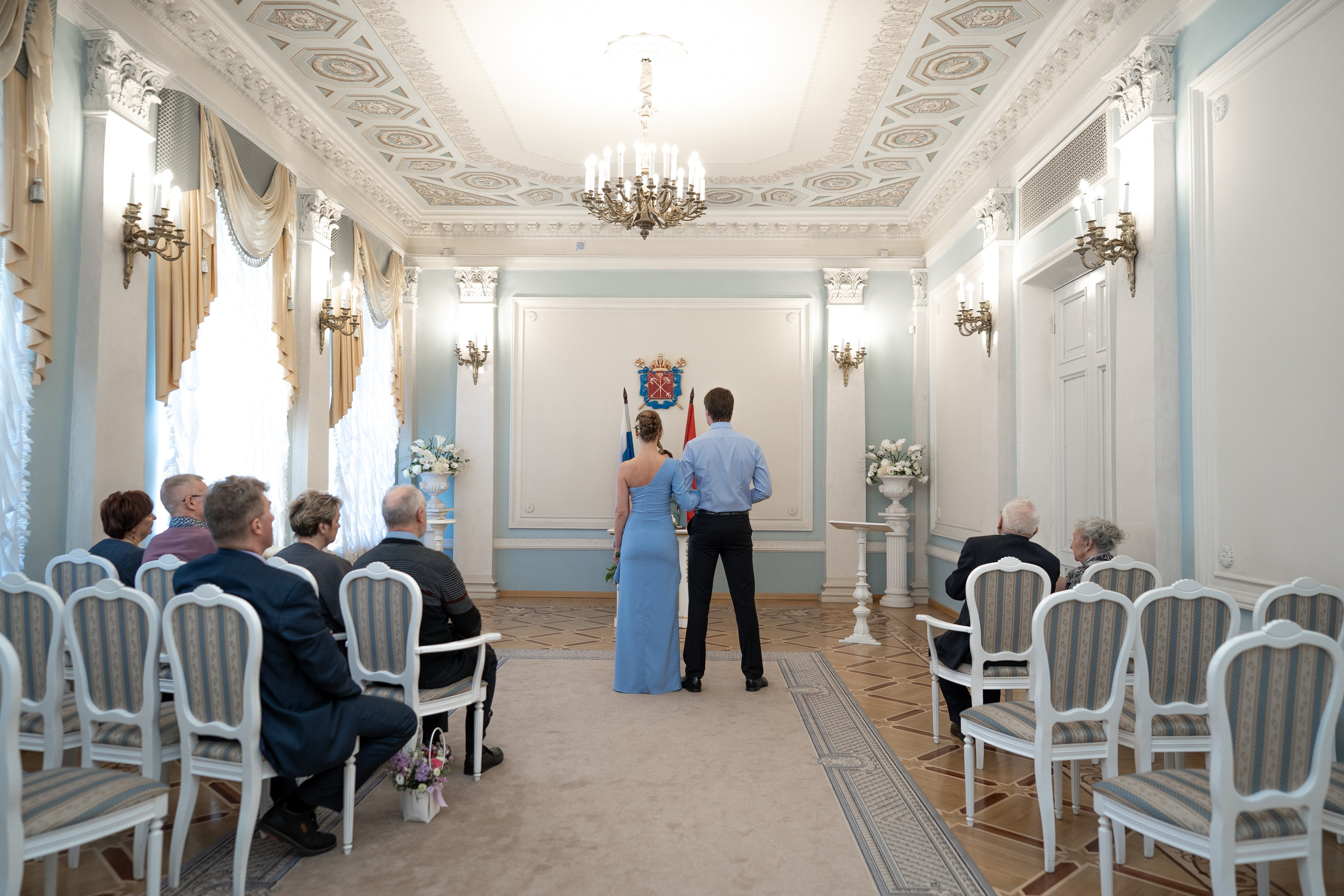 Свадебные фотосессии во дворцах и ЗАГСах Санкт- Петербурга. Свадебный фотограф Александр Невский в Санкт-Петербурге