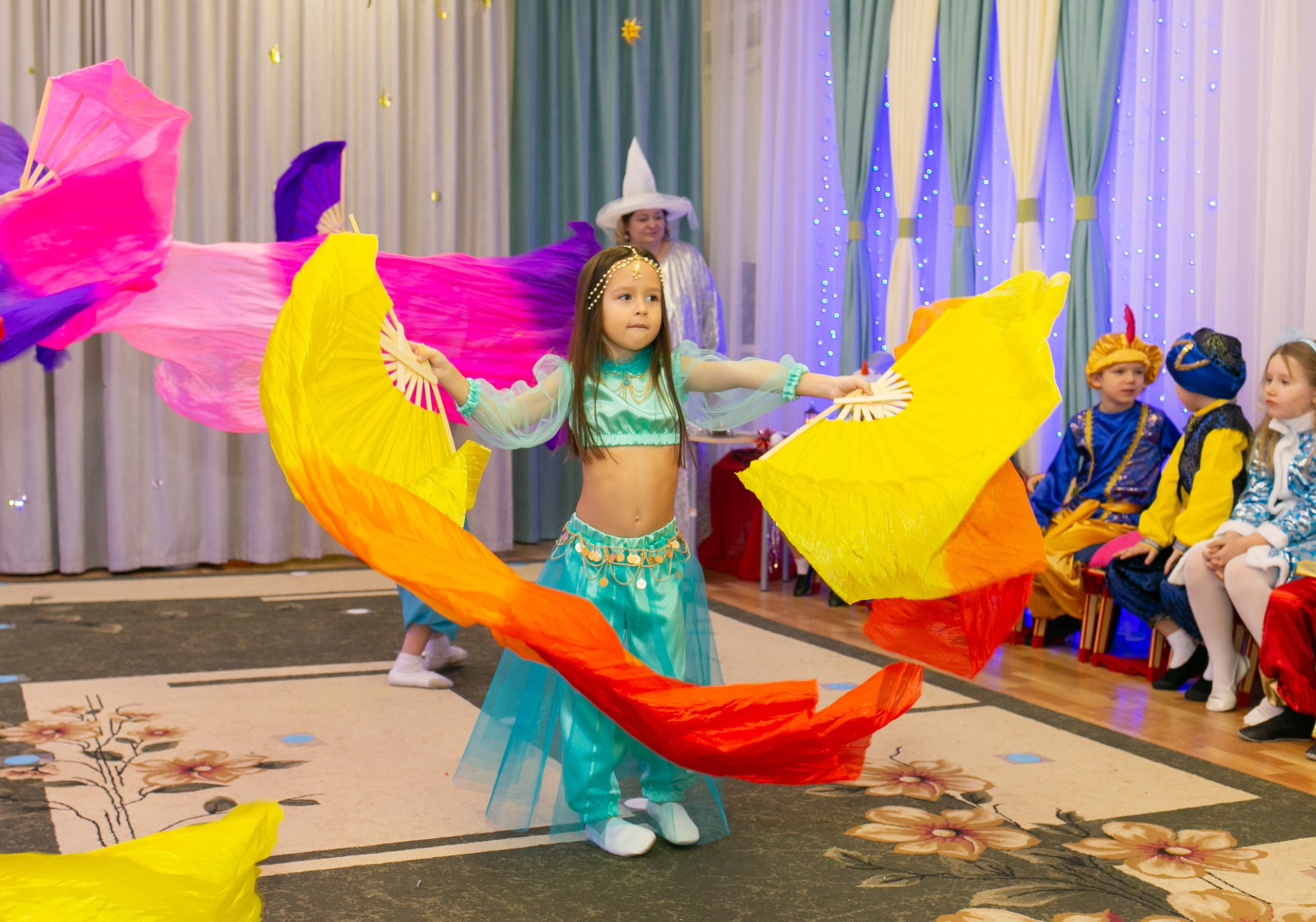 Выпускные и Утренники. Фотограф новорожденных и семейный фотограф НСО г. Бердск Марина Львова