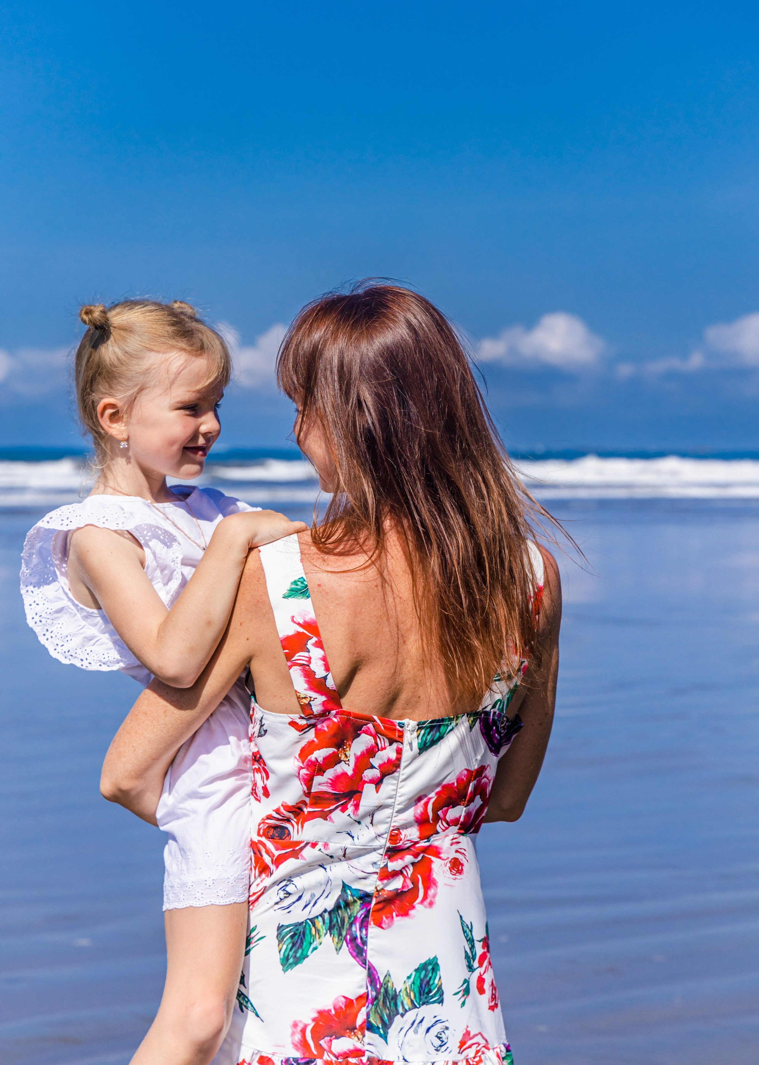 Ocean vibe with Tanya & Katya. Family, portrait, content photo in Costa Rica Evgeniya Besprozvannykh