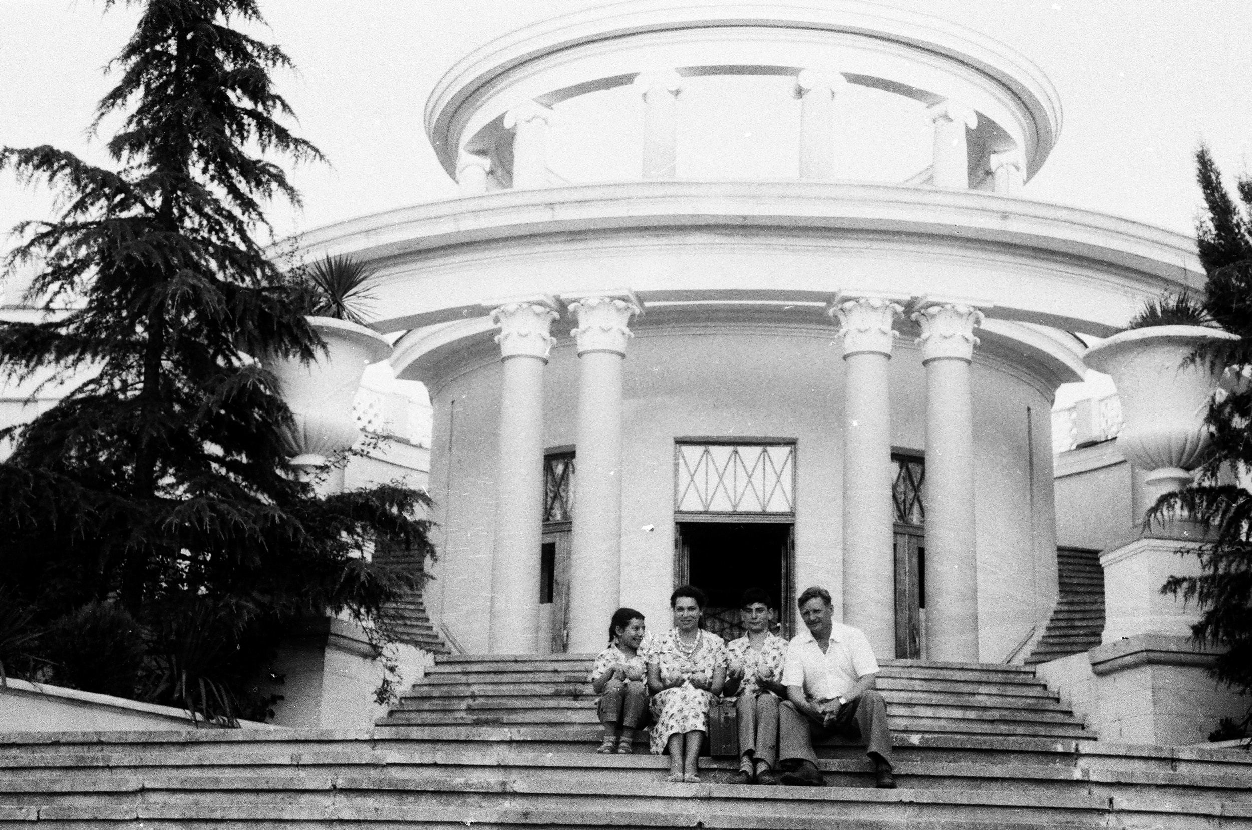 Сааковы. Курортное дело