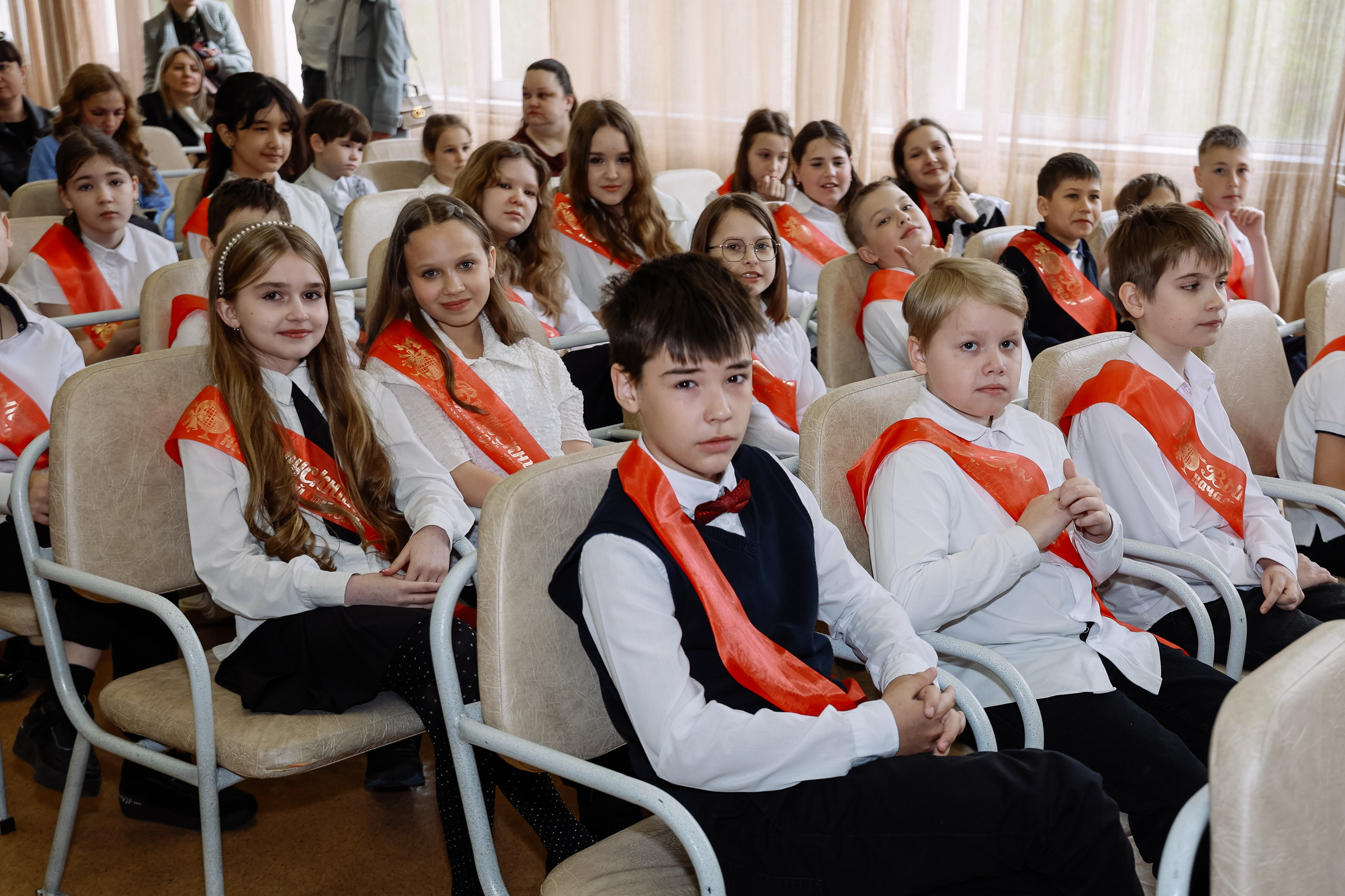 Последний звонок 4б школа 26. Фотограф Юлия Мальцева