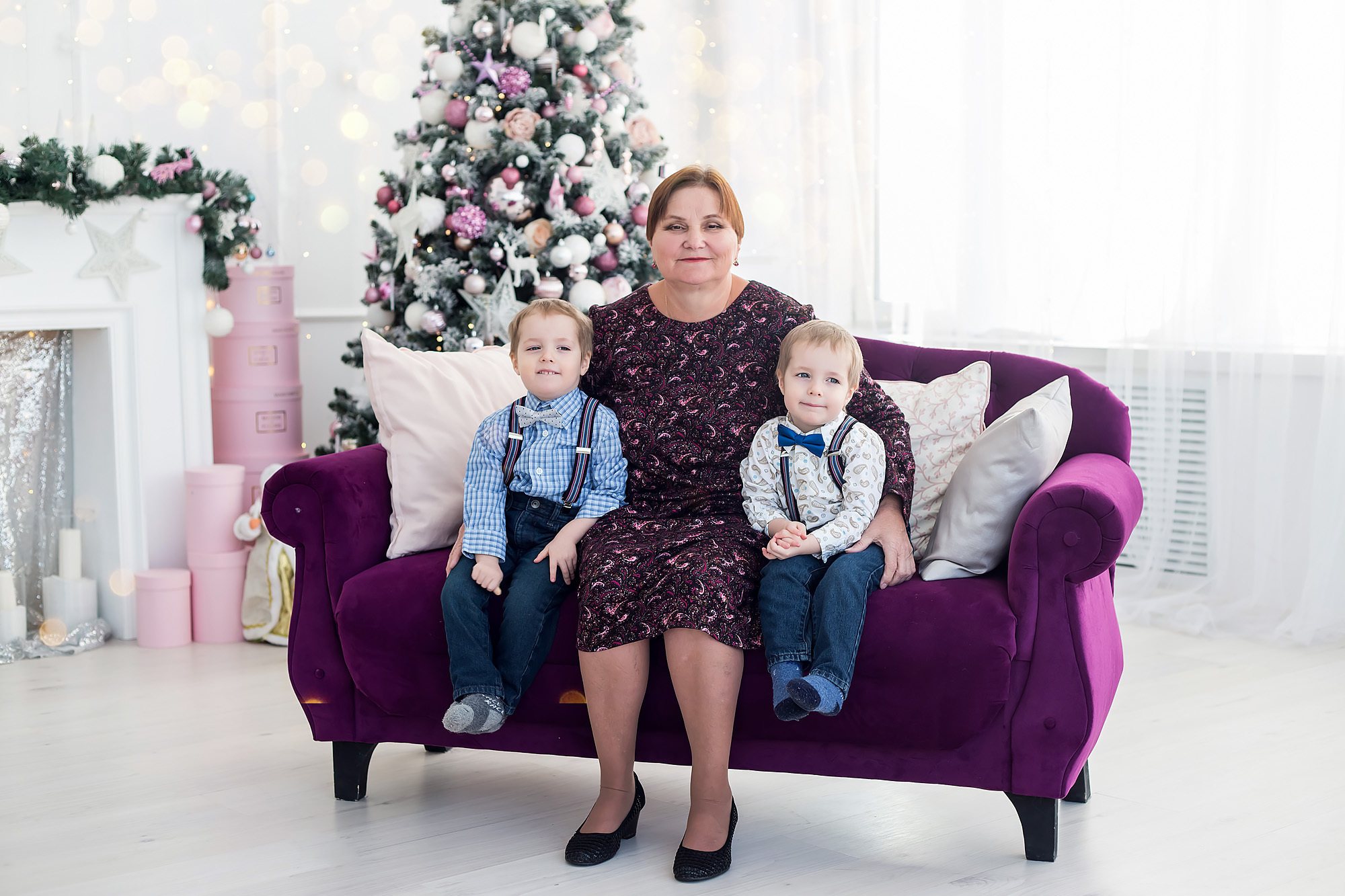 Семейная фотосессия в студии фотограф Галина Шарапова