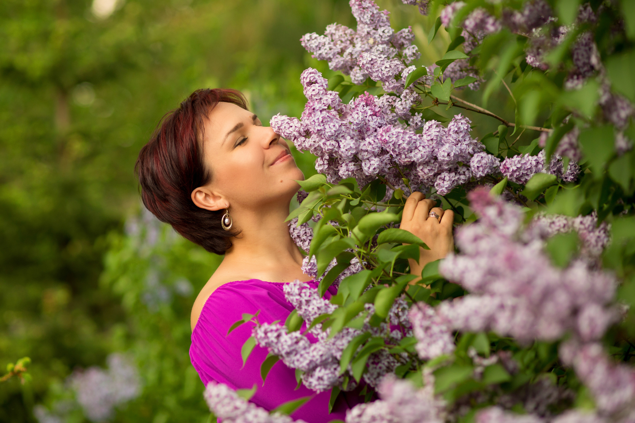 Девушка в сирени фотограф Галина Шарапова