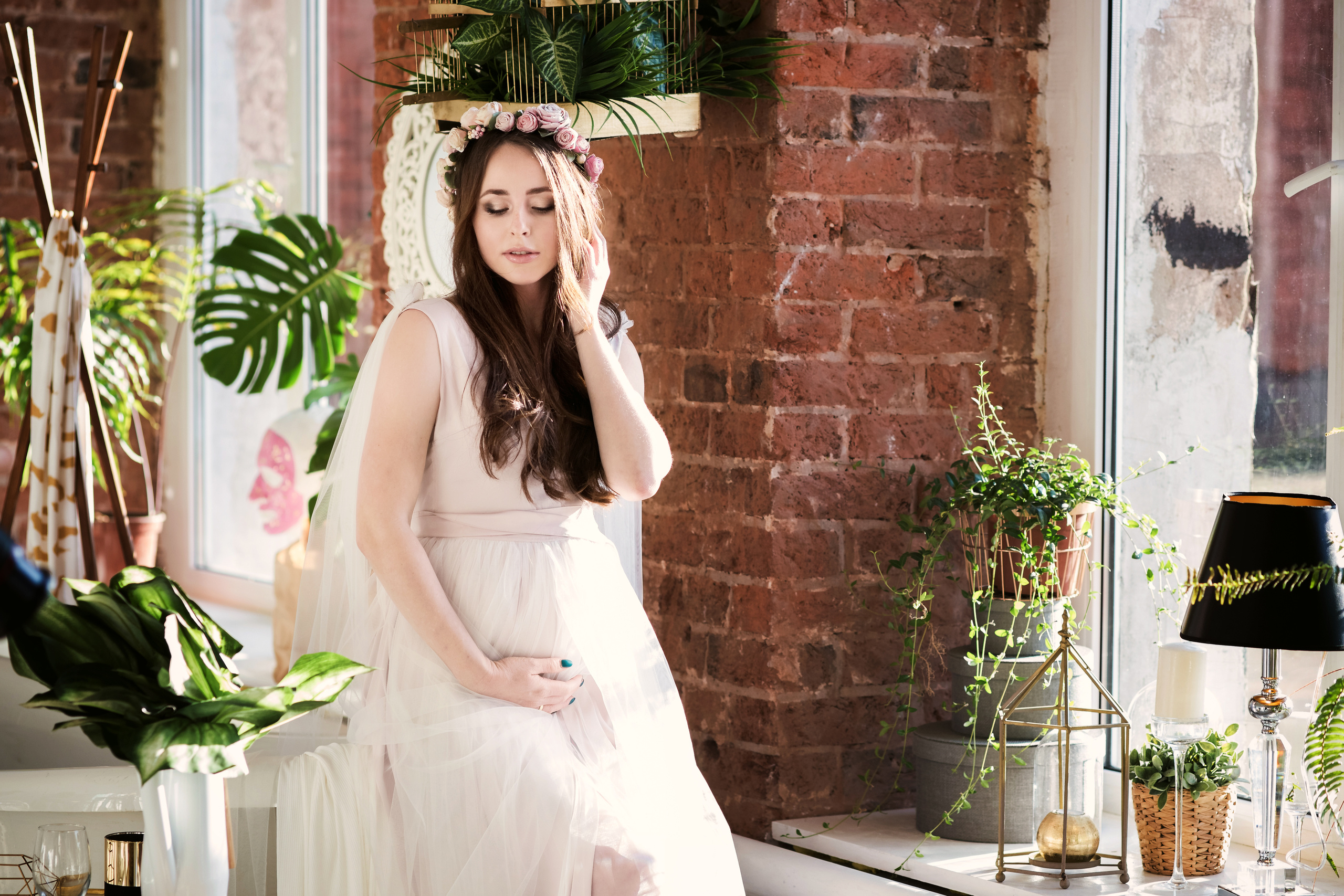 Красивая беременная девушка