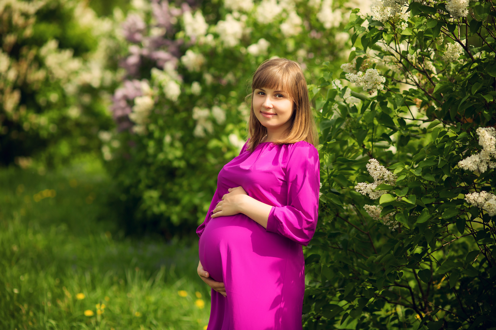 Беременная фотосессия в цветах