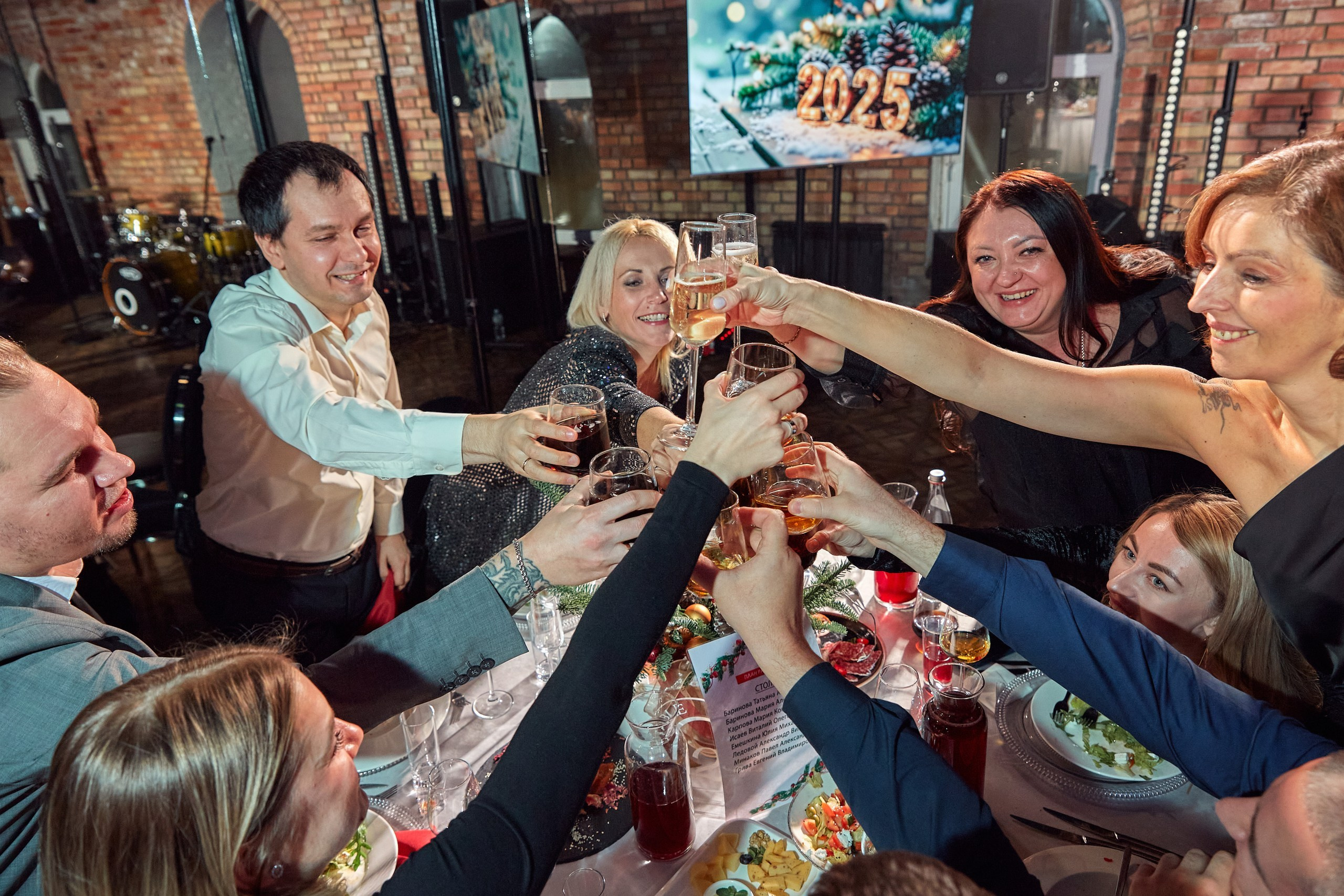 Компания Clarity / Пространство HIDE. Антон Артюшин, портретный фотограф. Москва