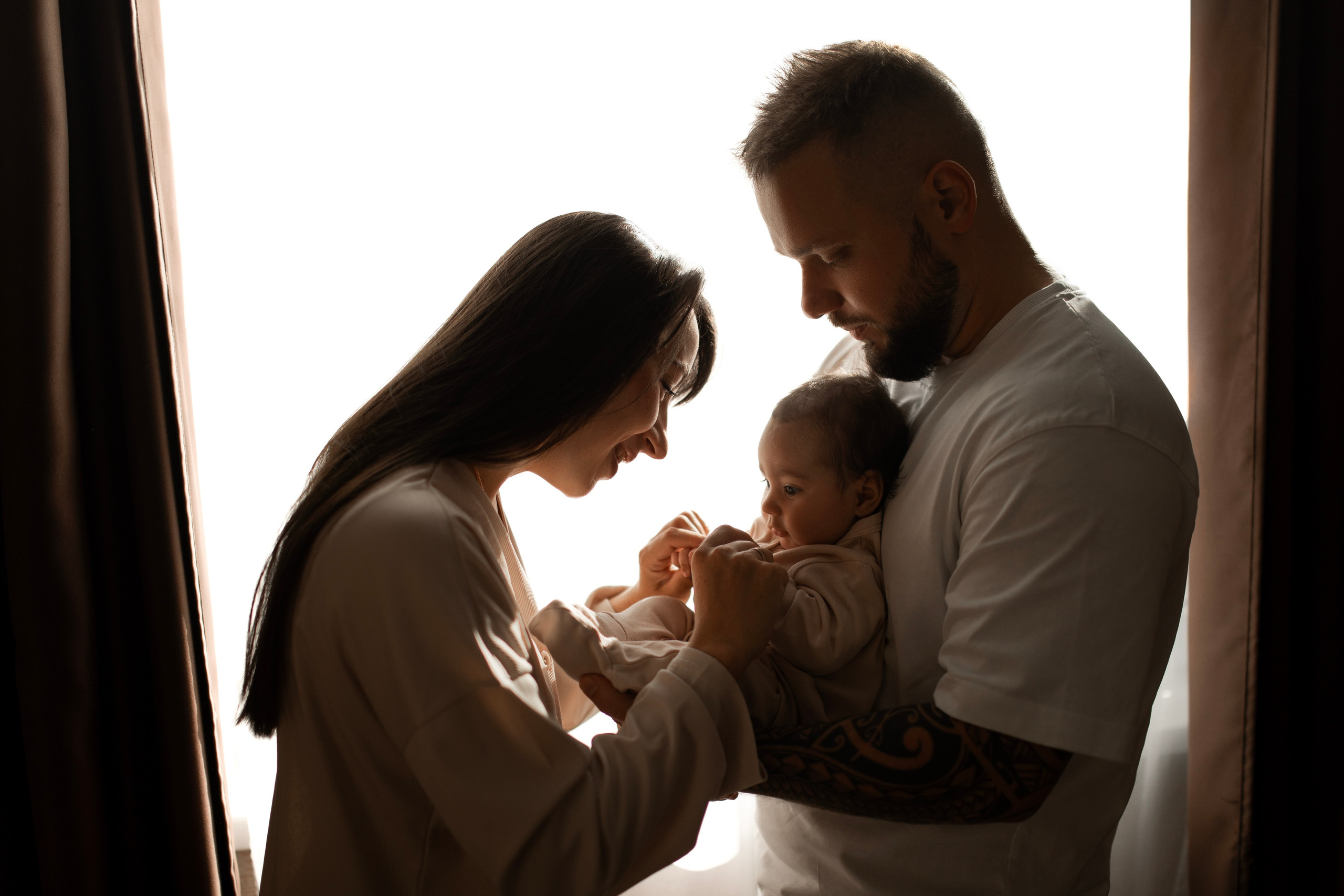 | ПЕРВЫЕ МГНОВЕНИЯ |