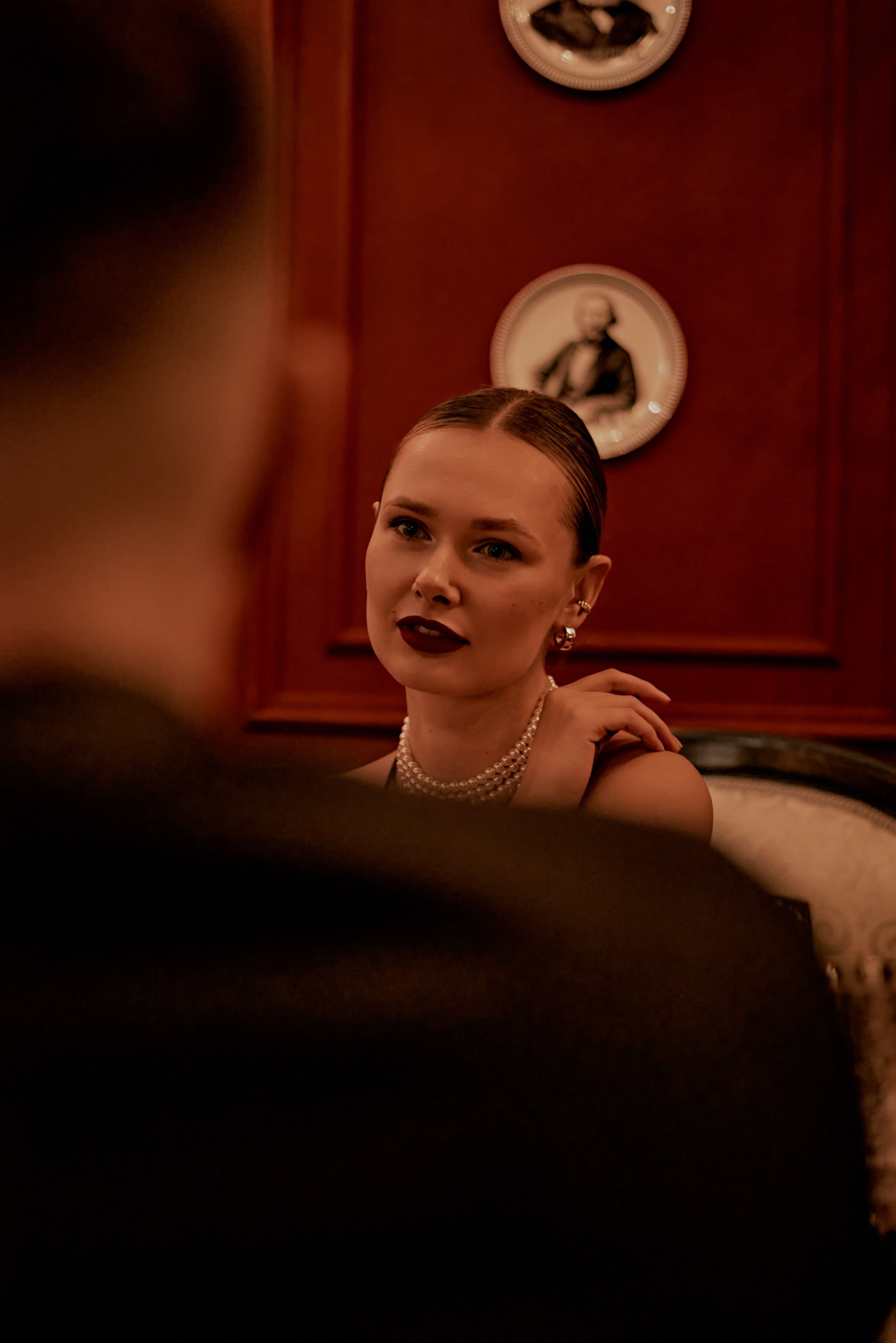 Пара влюбленных в ресторане. Этот день они запомнят на всю жизнь