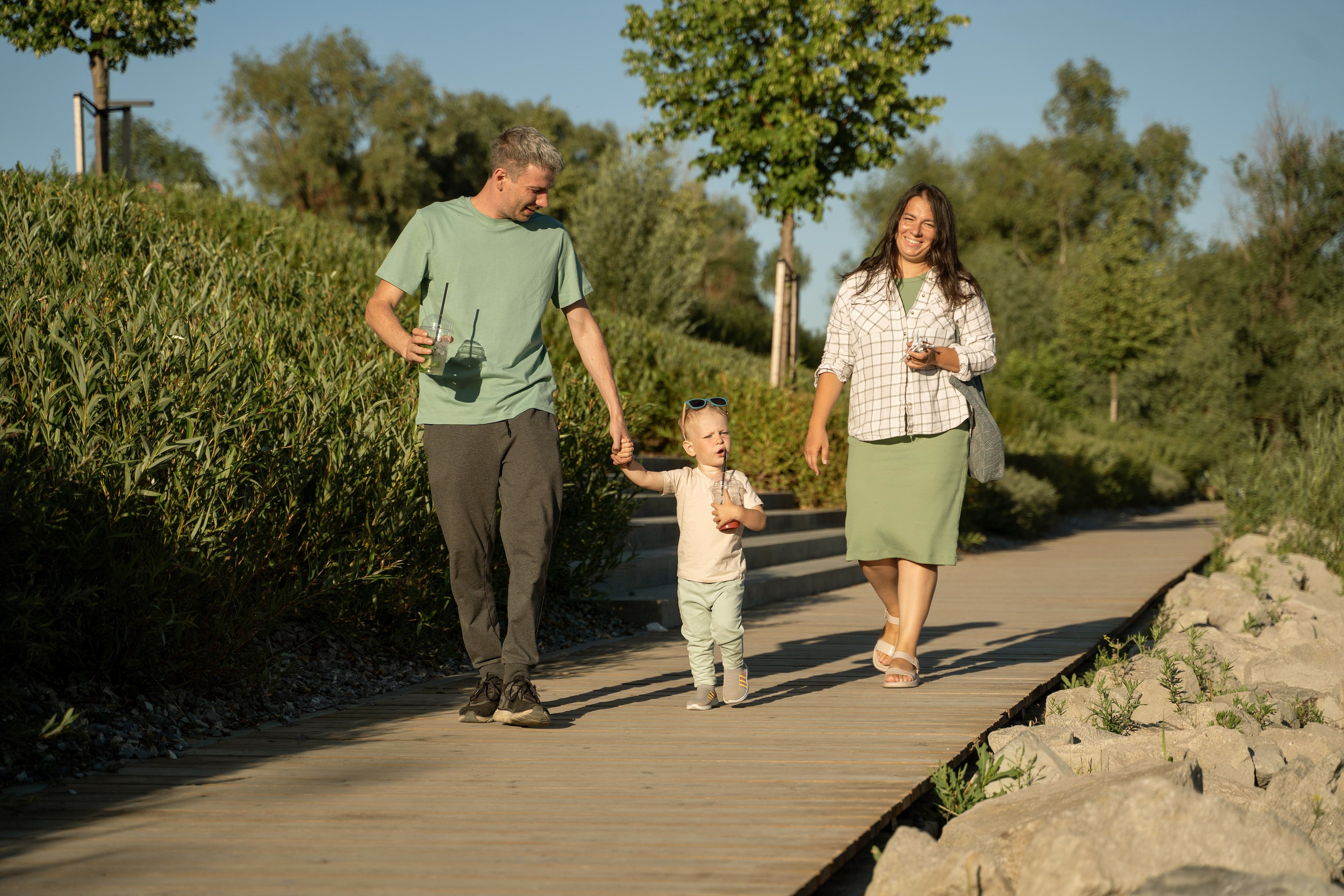 Семейная прогулка. Главная