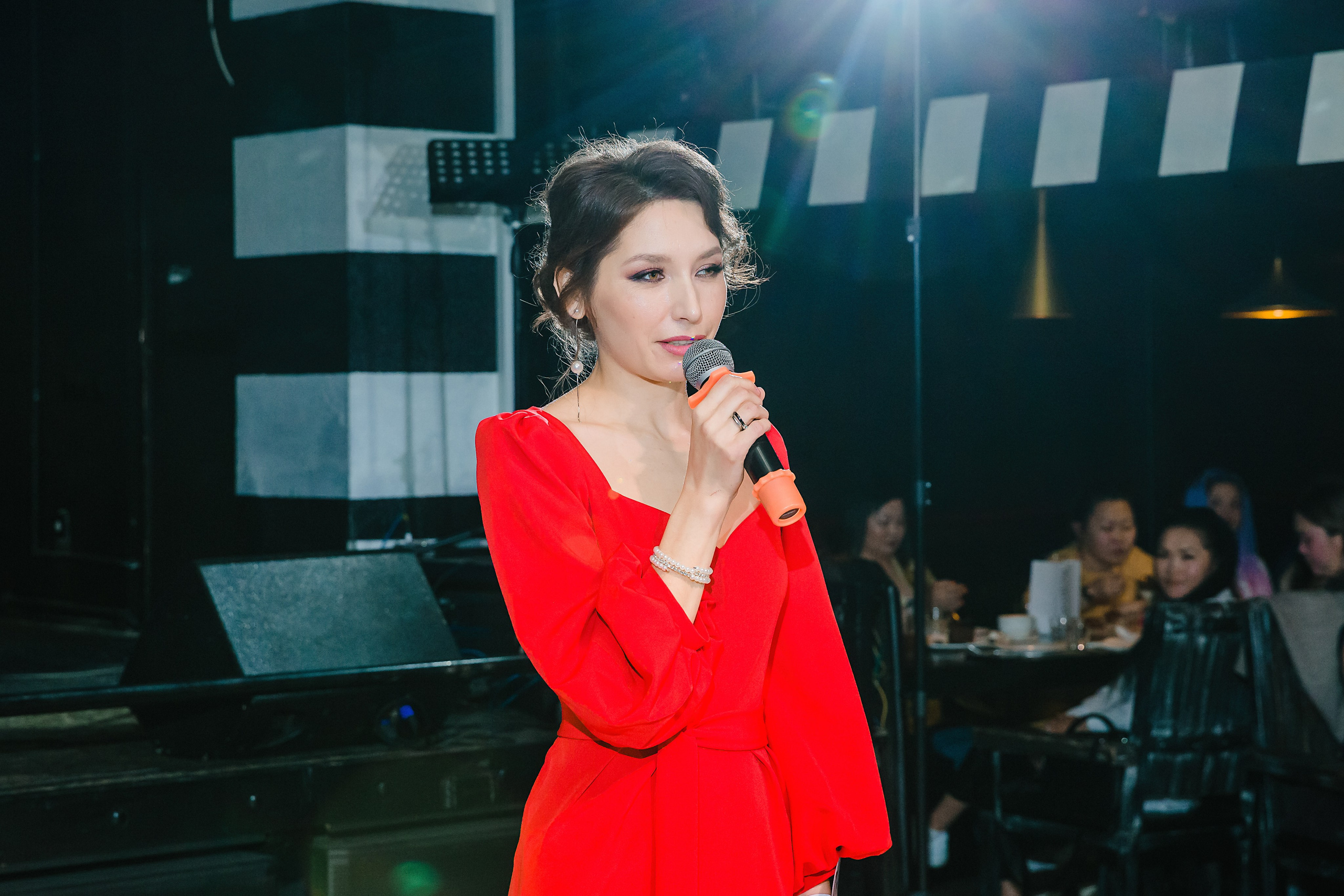 Шоу Талантов Миссис Бурятия. Фотограф и видеограф в Улан-Удэ: Аюна Габагуева и Артём Шаханов