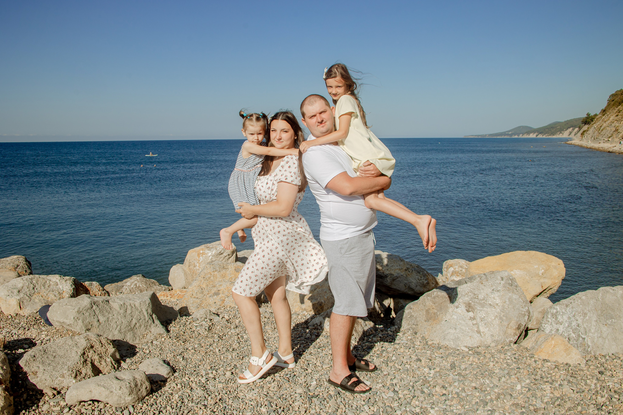 Елена, Павел, София и Полина. Фотограф в Геленджике, Архипо-Осиповке, Абрау-Дюрсо, Кринице Виктория