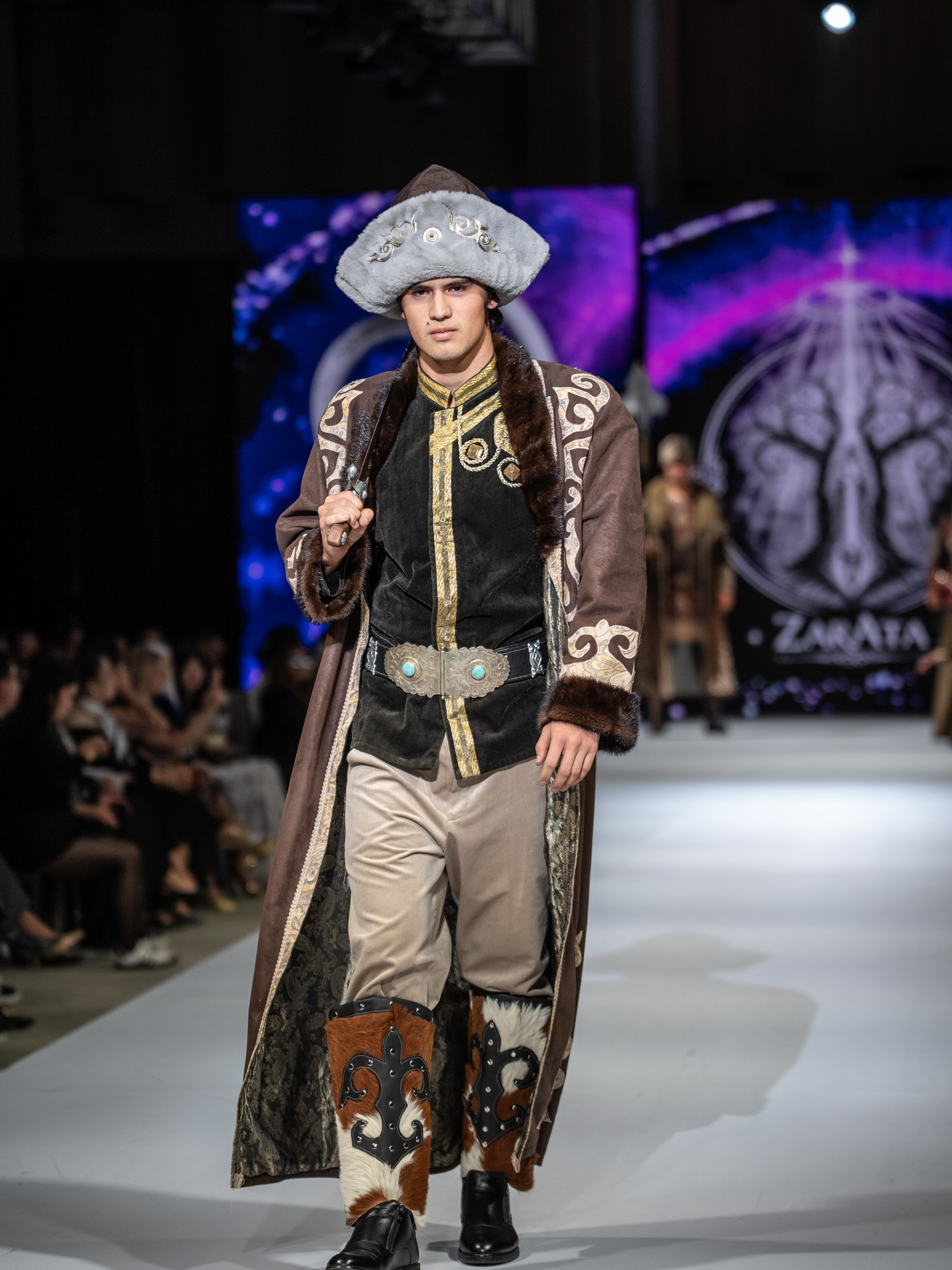 EURASIAN FASHION WEEK Lo Zarata. Сайт Алматинского НЮ АРТ, будуар и фэшн фотографа Дениса Карпенко