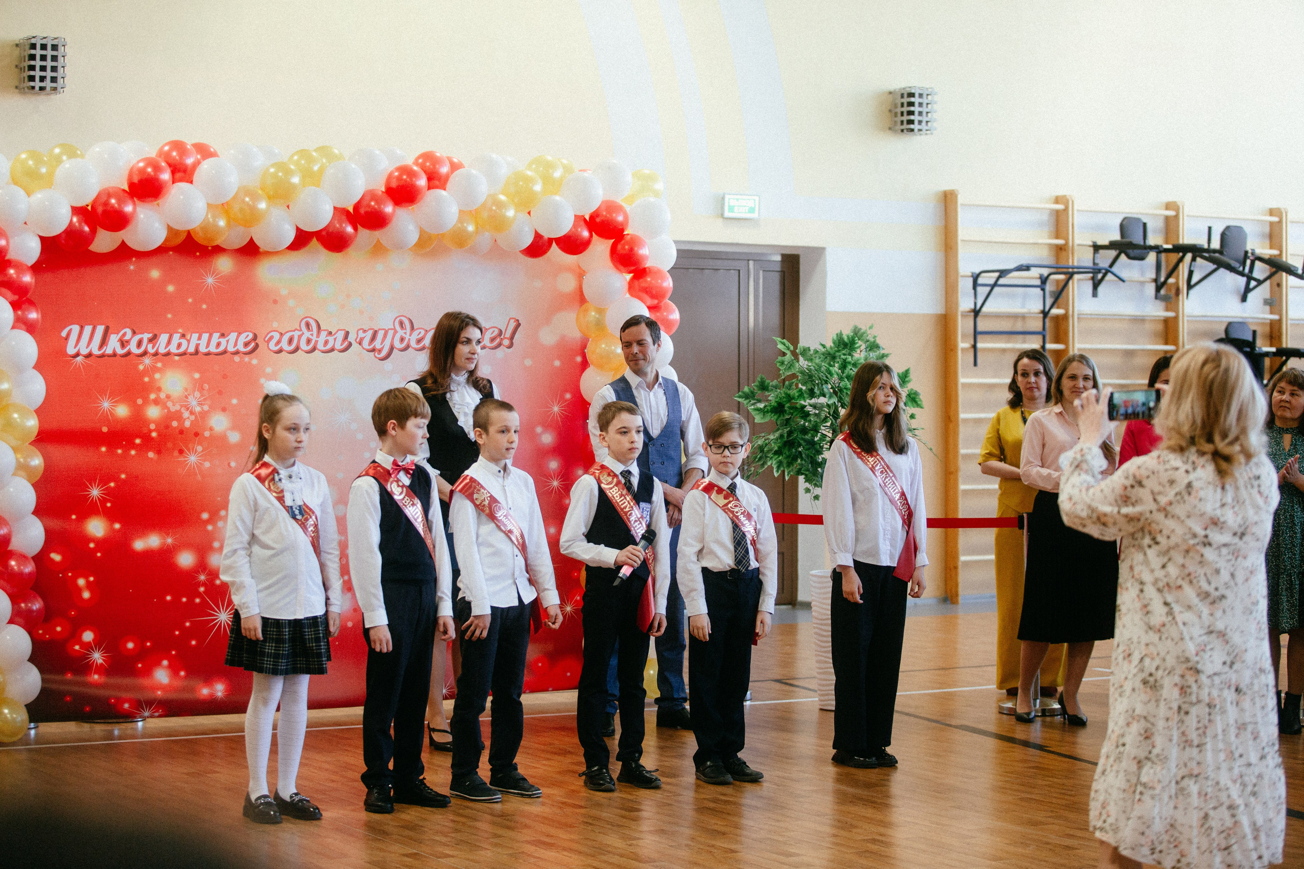 Выпускной в начальной школе. Арт-фотограф Крис Л. в Тобольске: портрет, семейные, свадьбы
