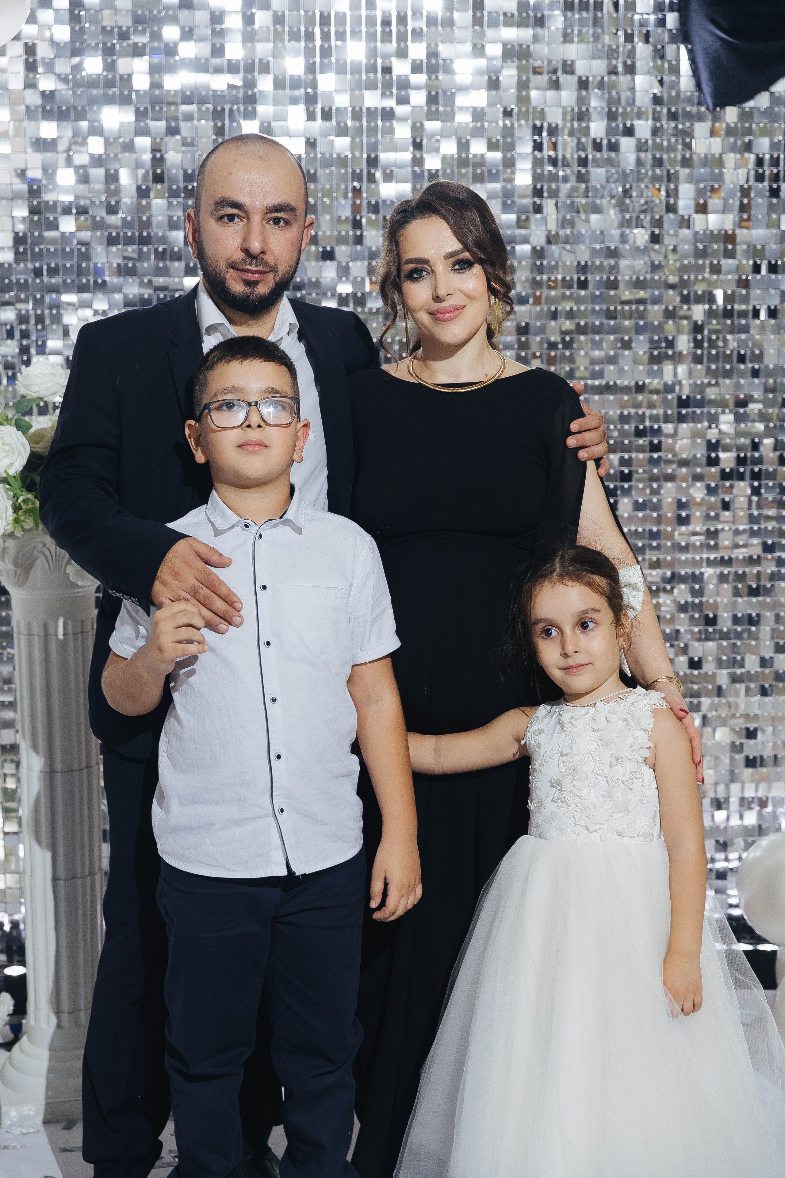 Ани и Назели. 35&5 День рождения, «Янтарь». Фотограф в Красноярске Надежда Воскресенская