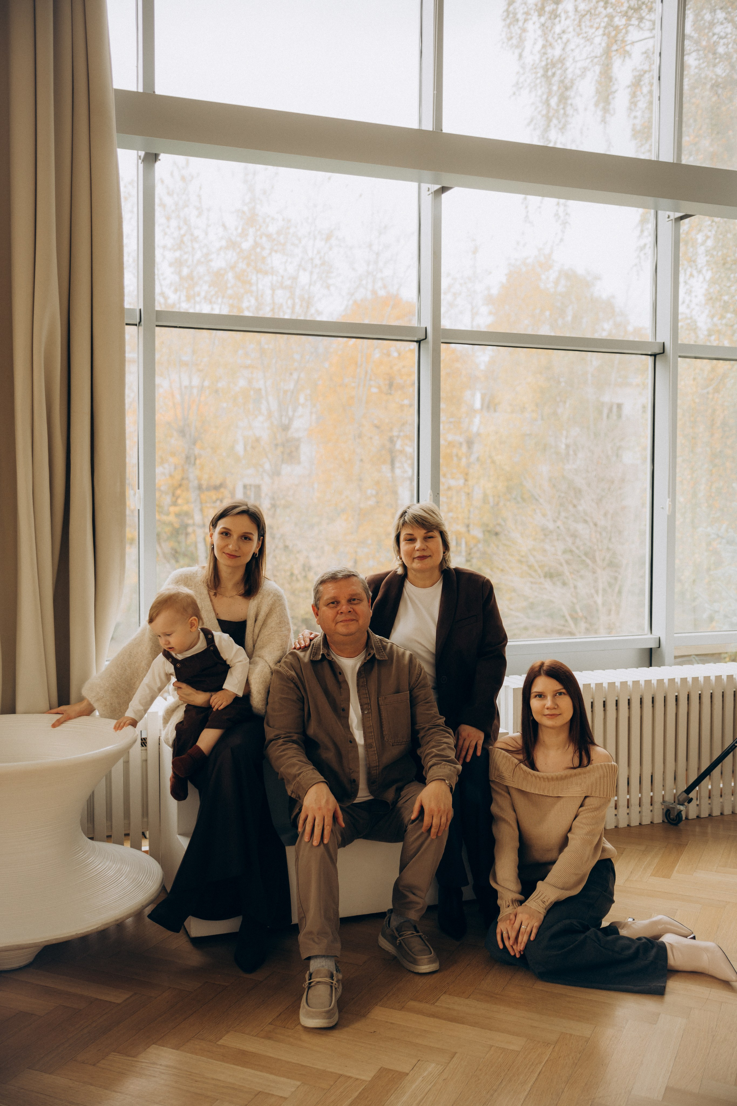 Семейная фотосессия, фотосессия поколения, фотосессия большой семьи, семейная фотосессия в студии