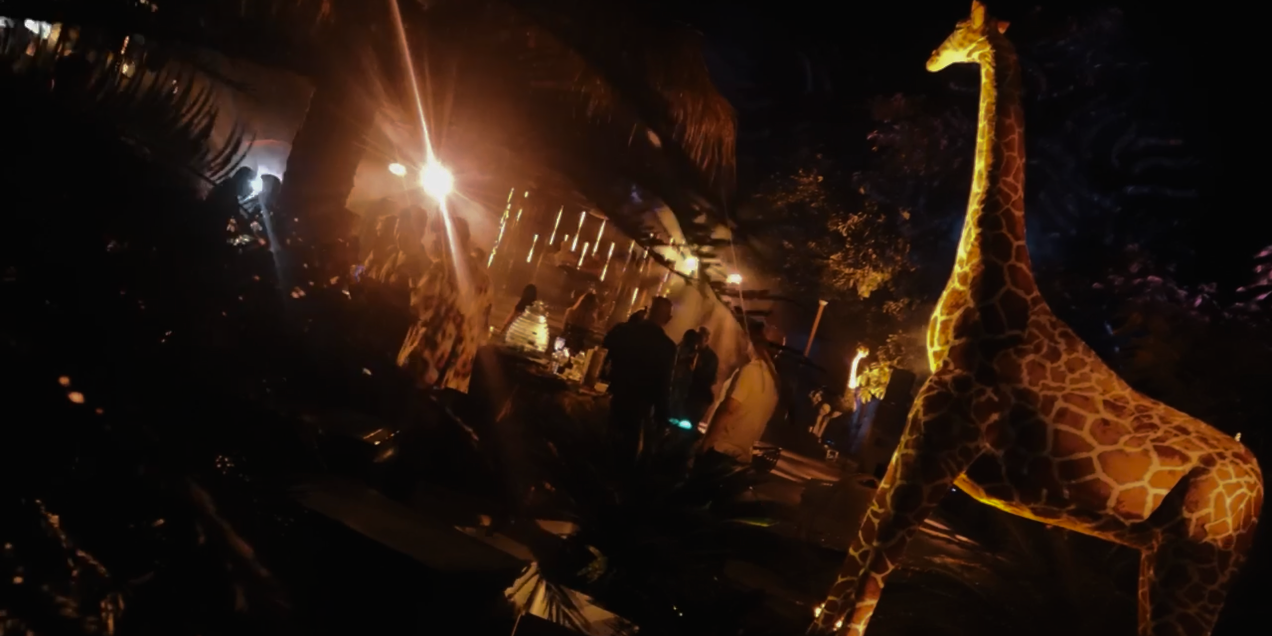 Организация мероприятий в Азии: концерты, вечеринки, бизнес-ужины, конференции. Аренда сценического оборудования, светодиодных экранов. CREATIVE SHELL АЗИЯ