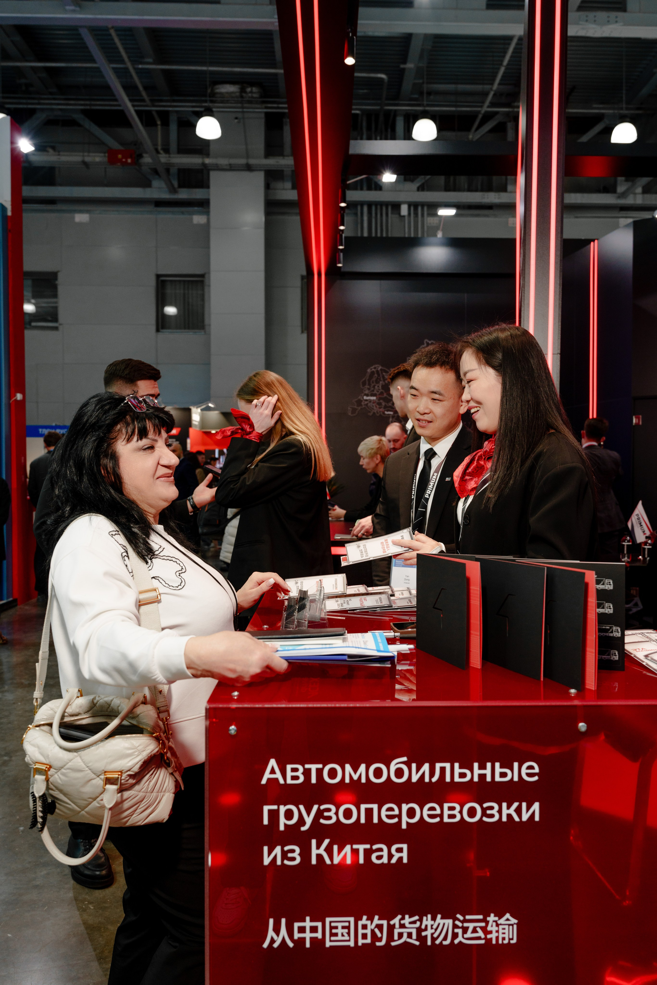 Репортажный фотограф на экспо Крокус. Репортажный фотограф Москва Сергей Дружинин