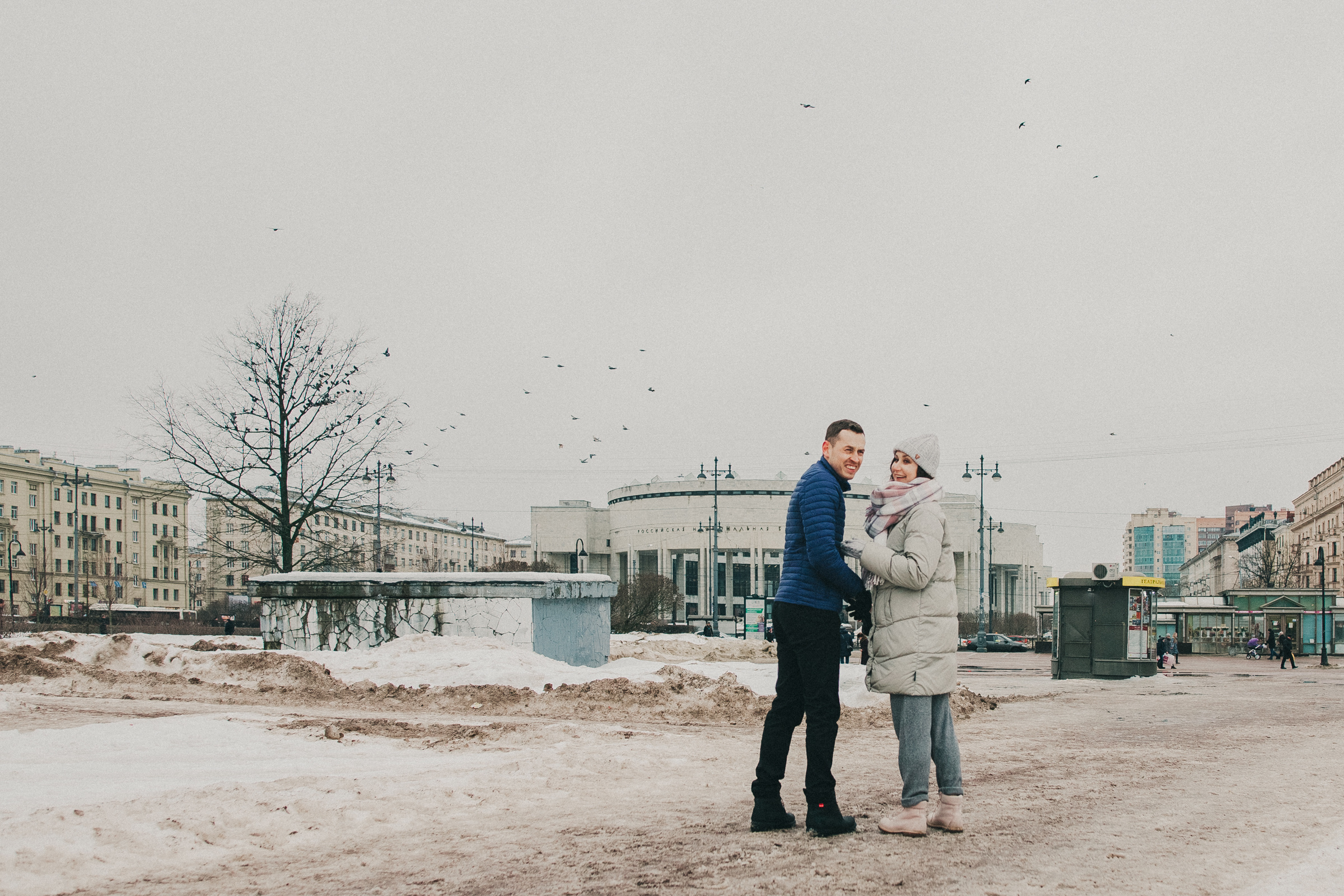 Субботняя прогулка Максима и Ани. Семейный фотограф, фотограф родов, репортажей фотограф в Санкт-Петербу