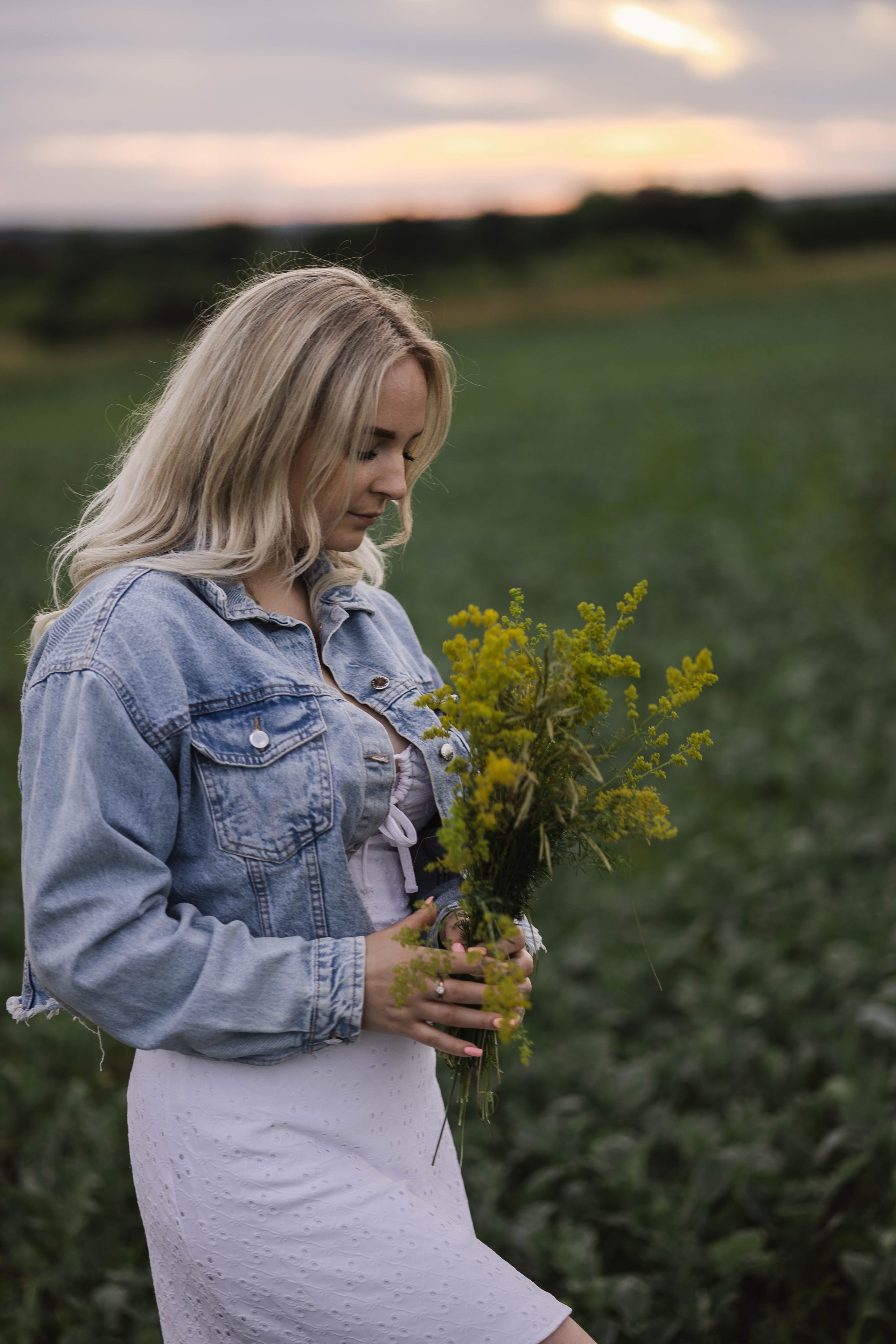 Фотосессия Даши на природе. Мама и дочка. Коммерческий фотограф