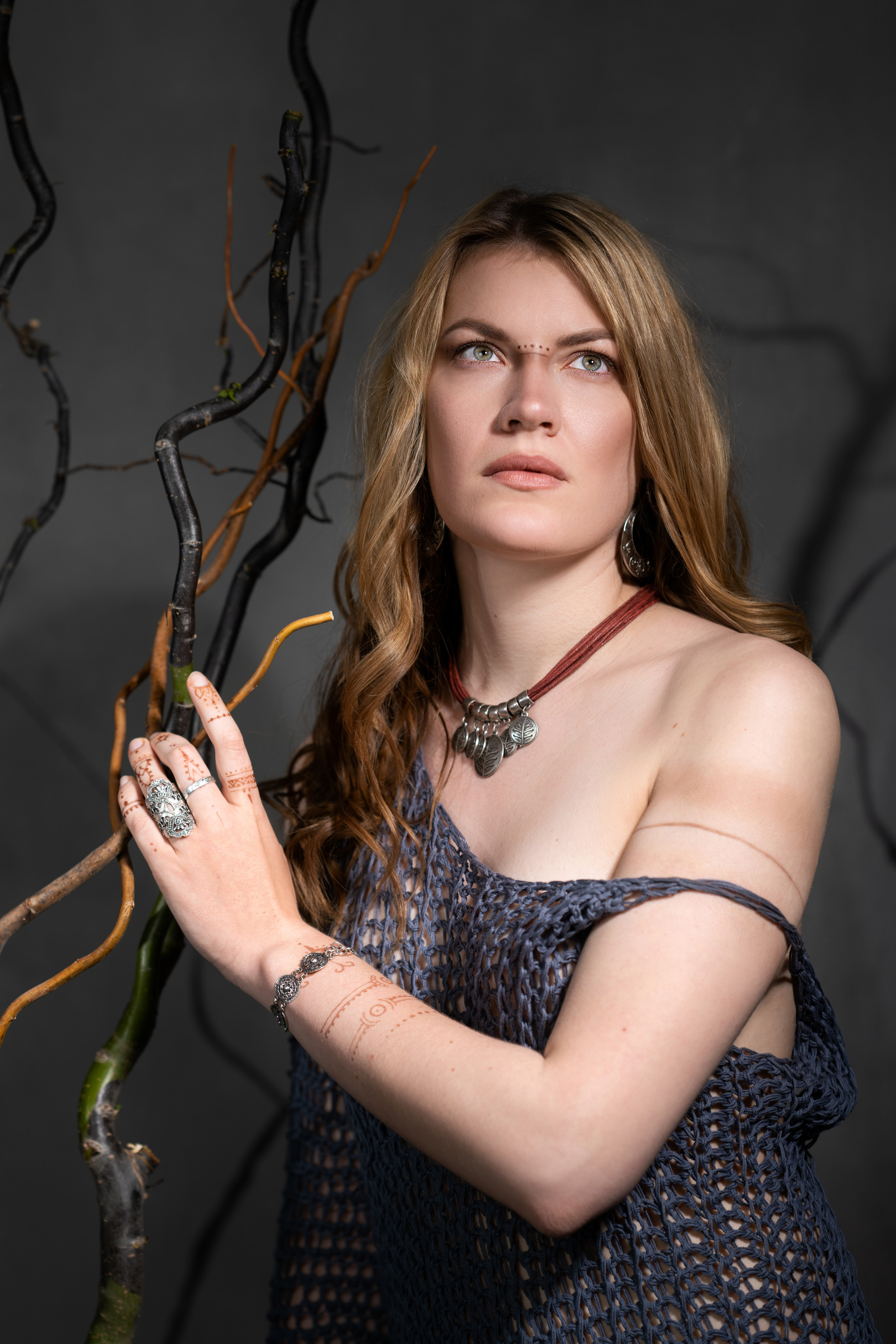 Фотосъёмка девушки в этническом образе