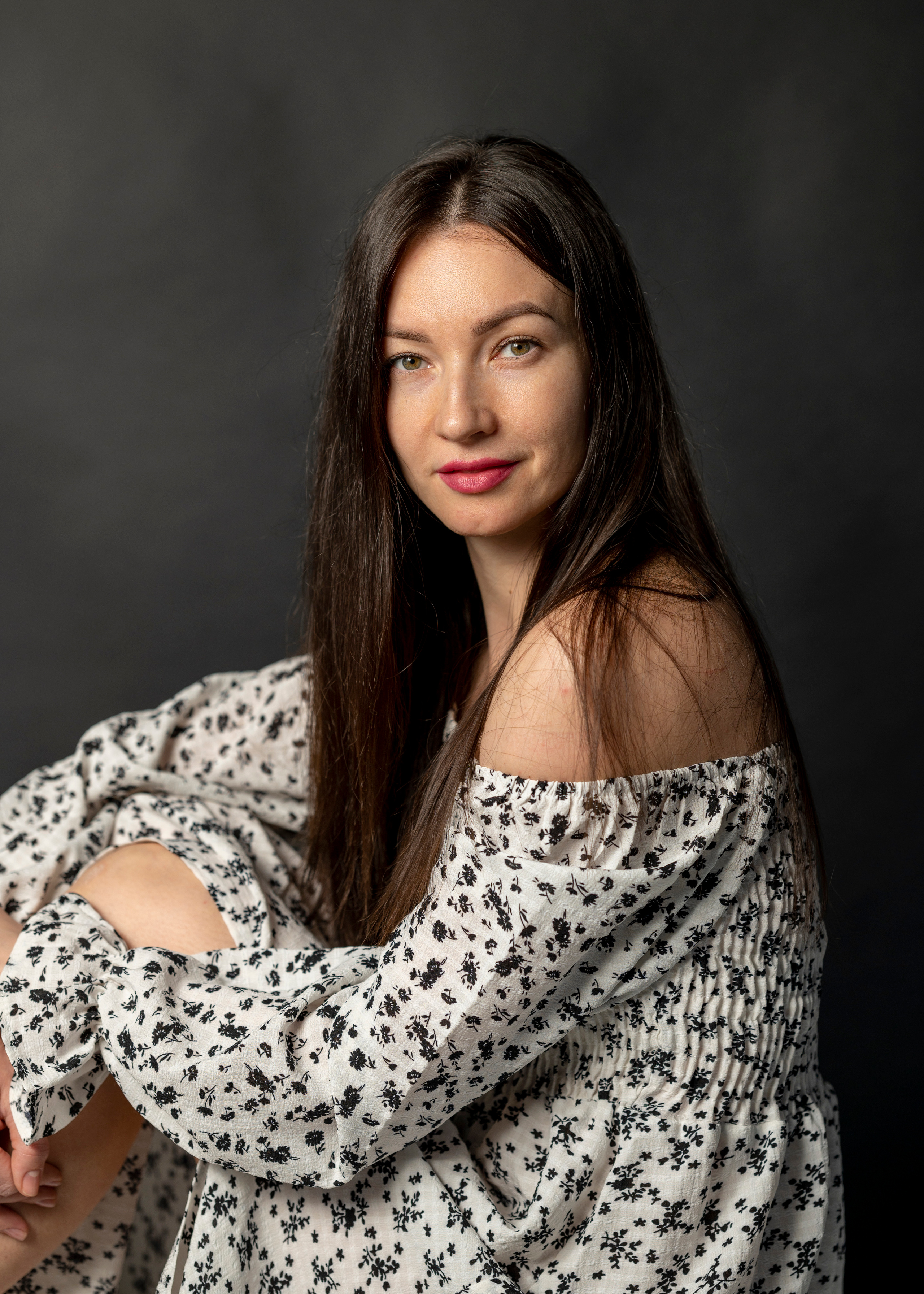 Съёмка девушки с праздничным букетом