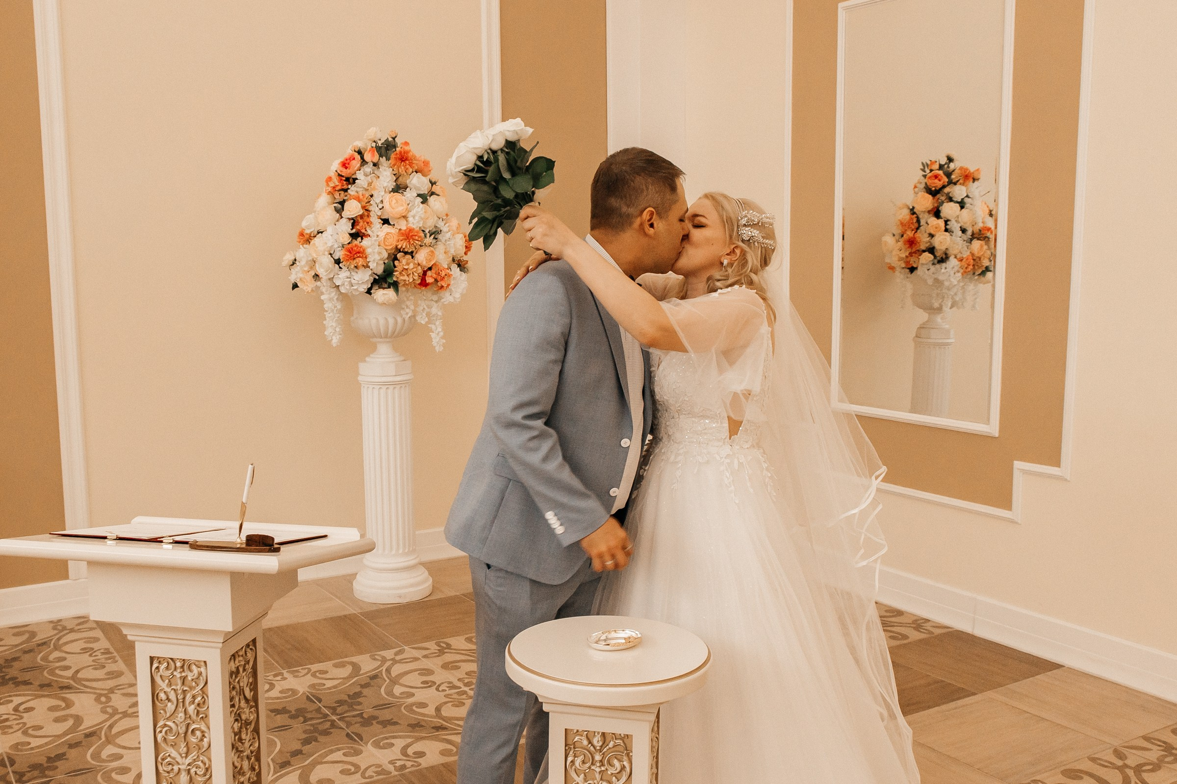 Регистрация в ЗАГСе Калининского района 🤍. Фотограф в Санкт-Петербурге Аня Григорьева ♡