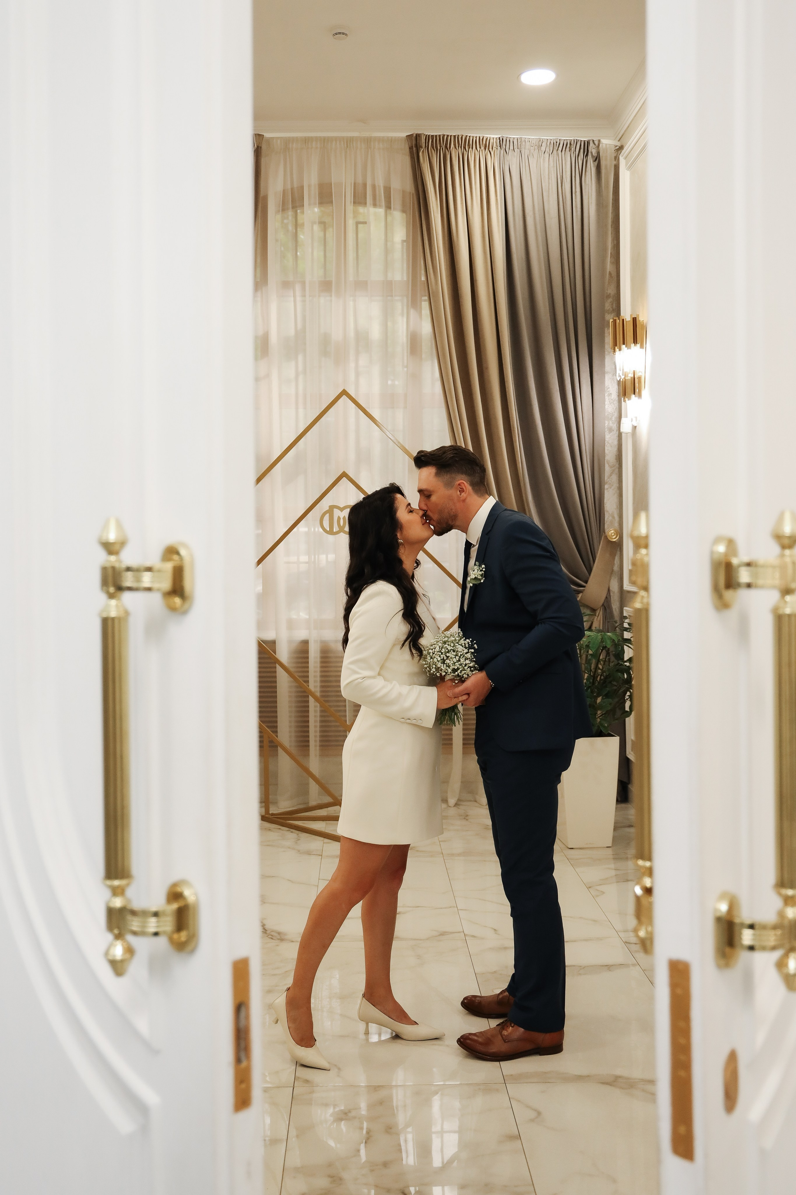 Е. + Д. Кутузовский ЗАГС, прогулка по Китай-городу. Семейный и lovestory фотограф в Москве Светлана Коняхина