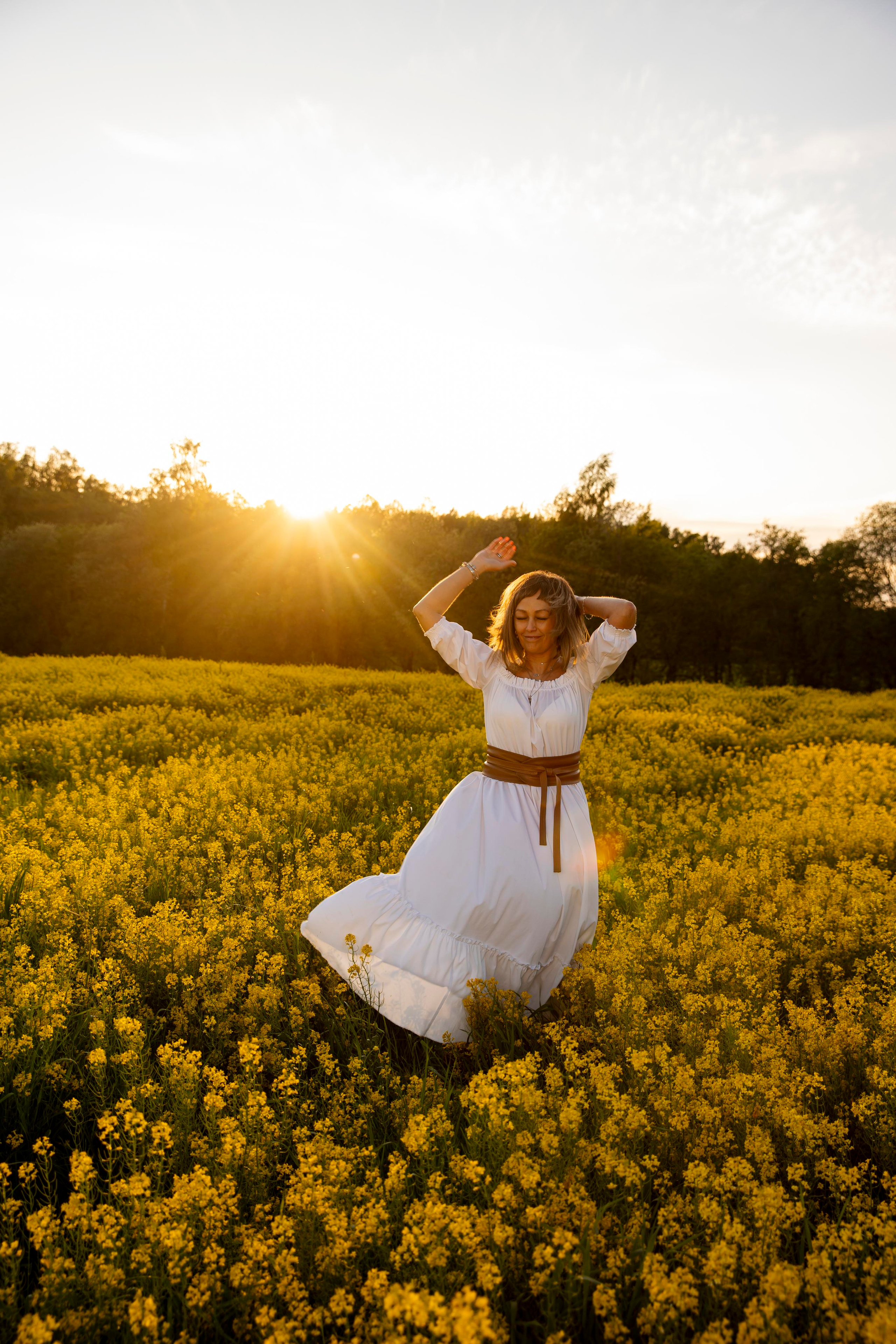 Съемка в поле на закате. Фотограф — Татьяна Кириллова, г. Санкт-Петербург
