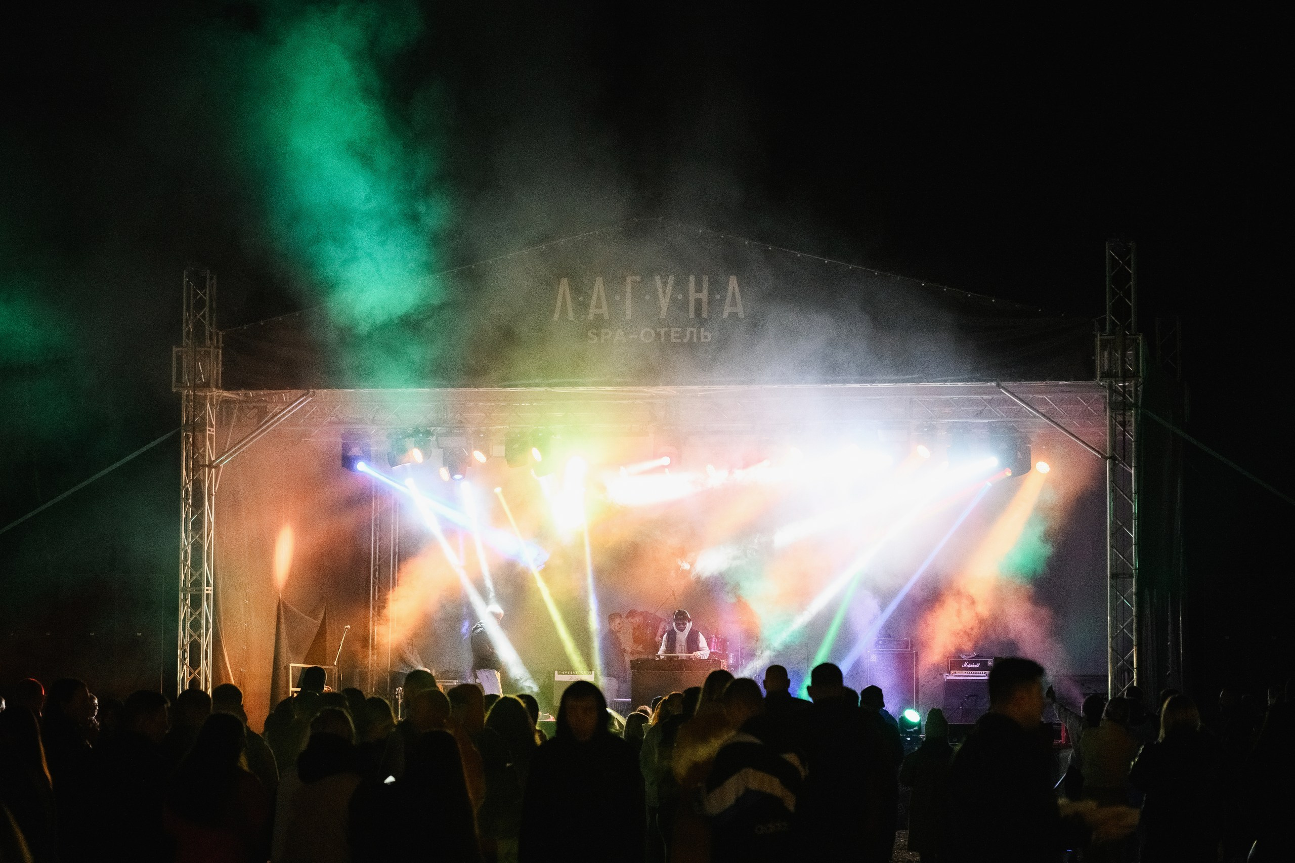 Фотосъемка вечеринки в Петропавловске-Камчатском. Репортажная съемка мероприятий в Петропавловске-Камчатском. Заказ фотосъемки корпоративной вечеринки в Петропавловске-Камчатском. Профессиональные фотографии с праздников в Петропавловске-Камчатском. Стоимость услуг фотографа на мероприятие в Петропавловске-Камчатском.