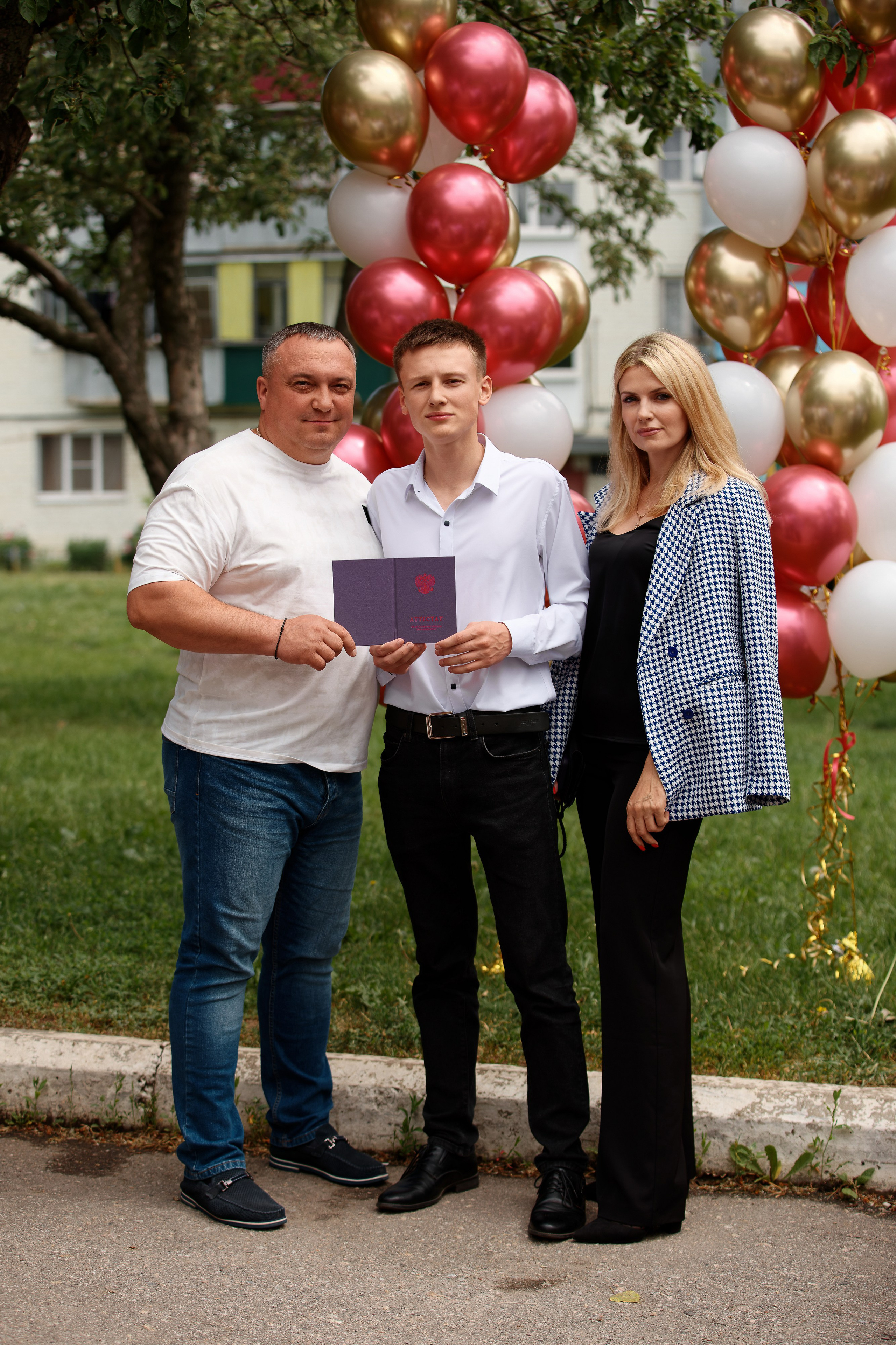 Вручение аттестатов Школа № 57. Семейный фотограф — Макс Белогрудов