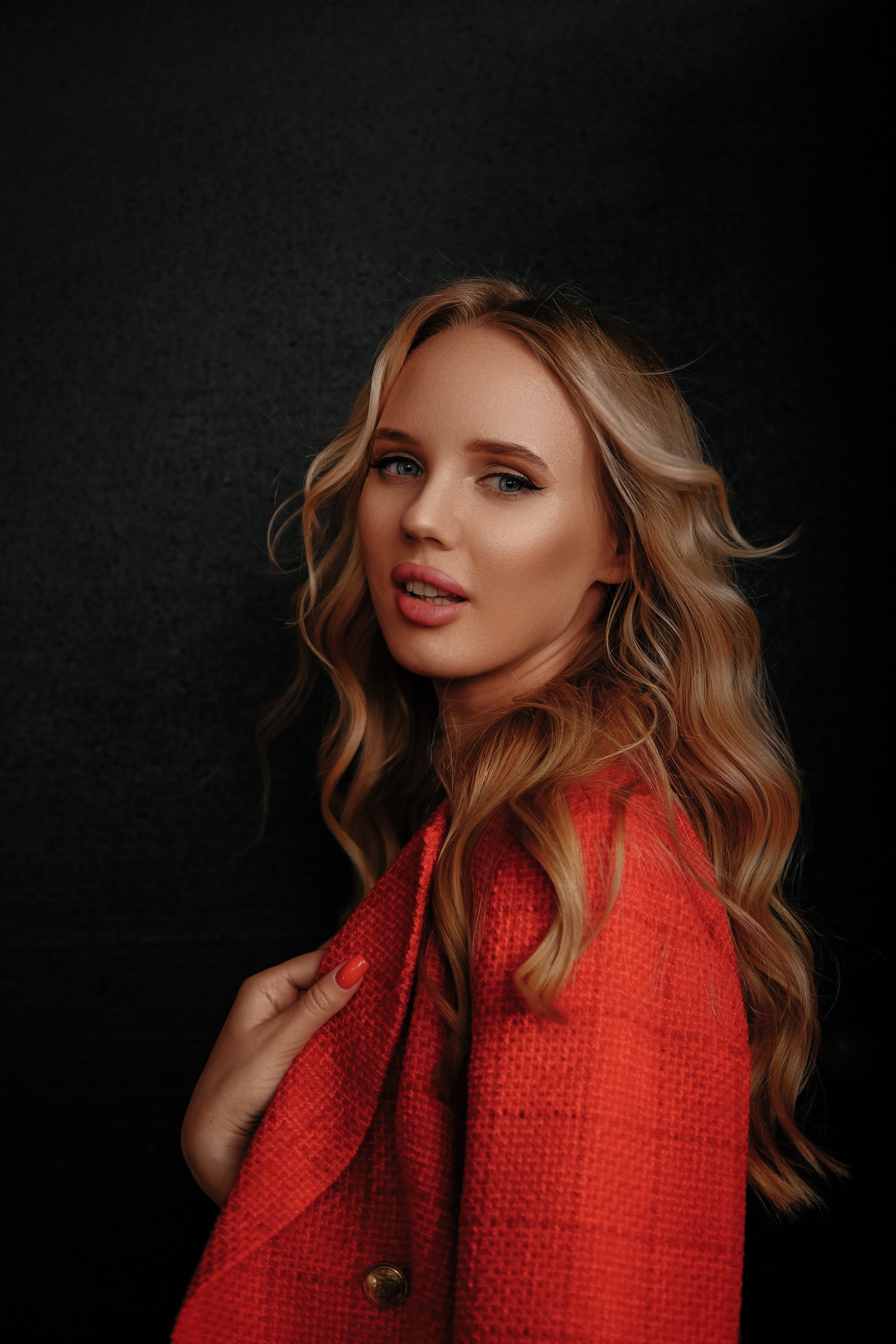 Тоня. Привет! Меня зовут Дарья и я фотограф/видеограф из Ульяновска