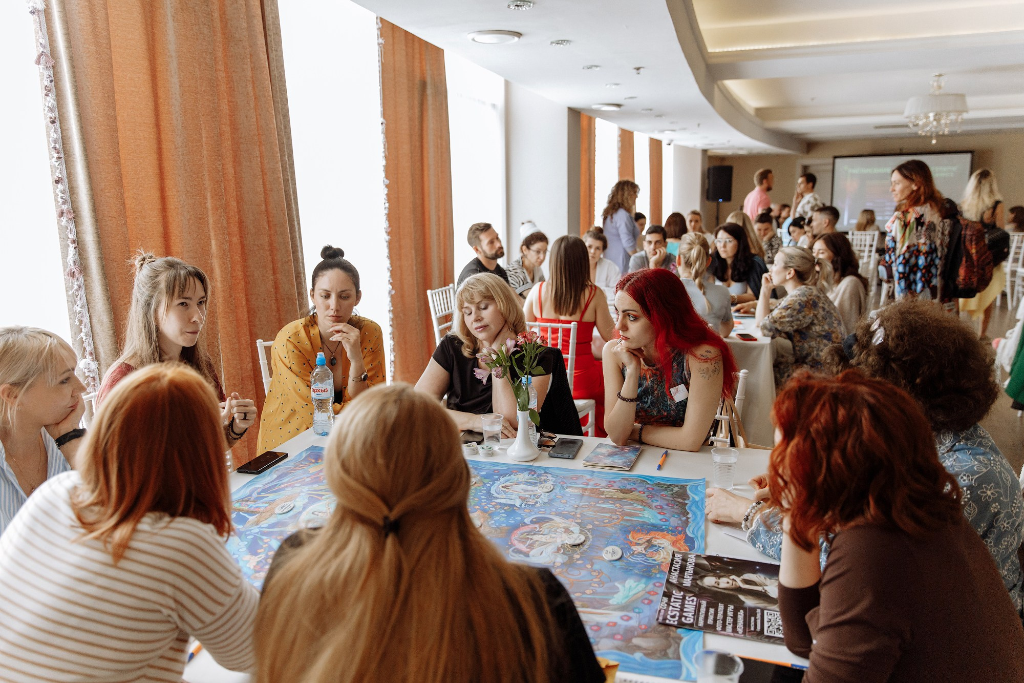 Фотограф на психологическом мероприятии. Профессиональный фотограф в Сочи Виктория Джой. Обучение