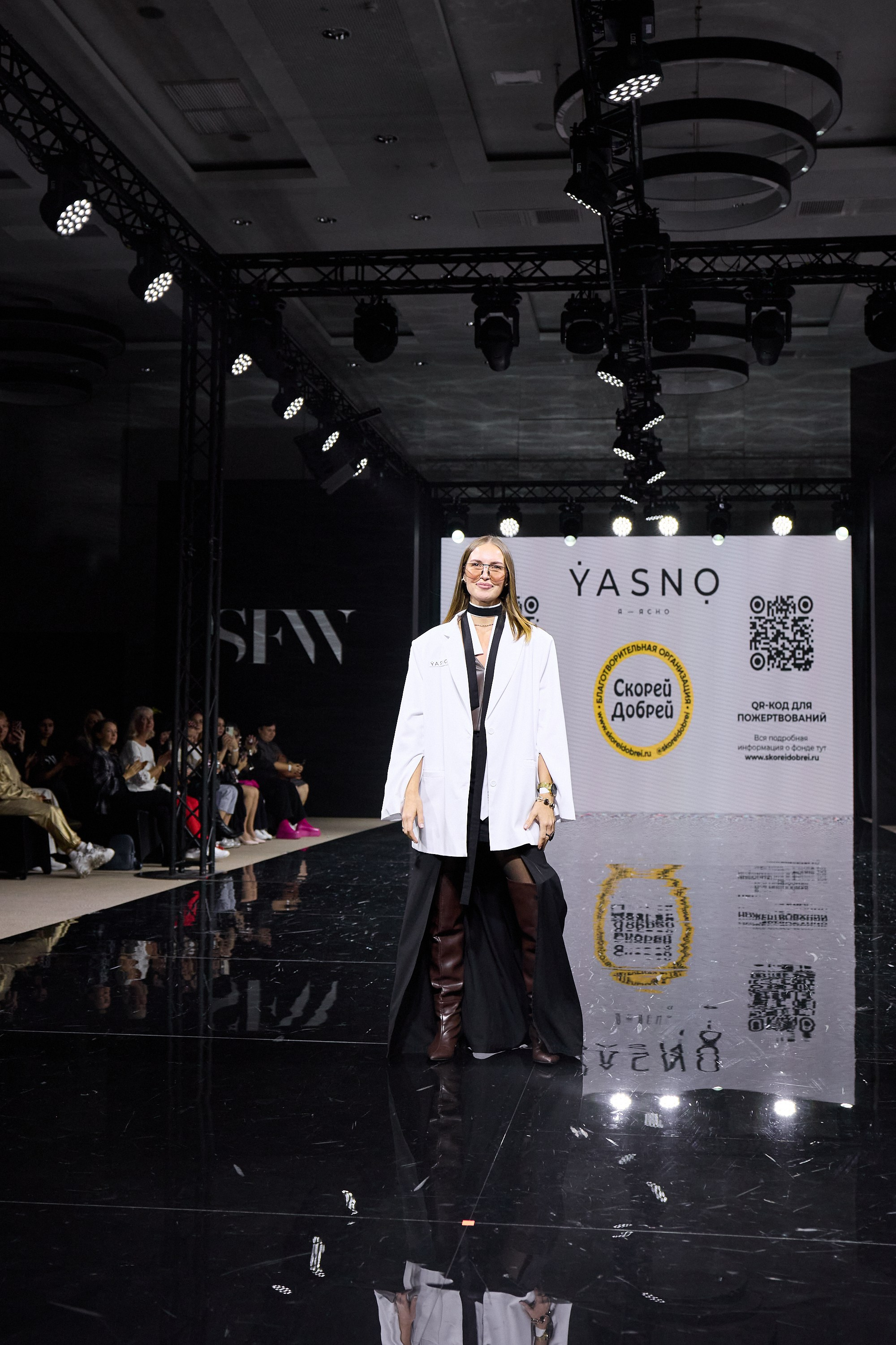 Sochi Fashion Week 2025. Профессиональный фотограф в Сочи Виктория Джой. Обучение