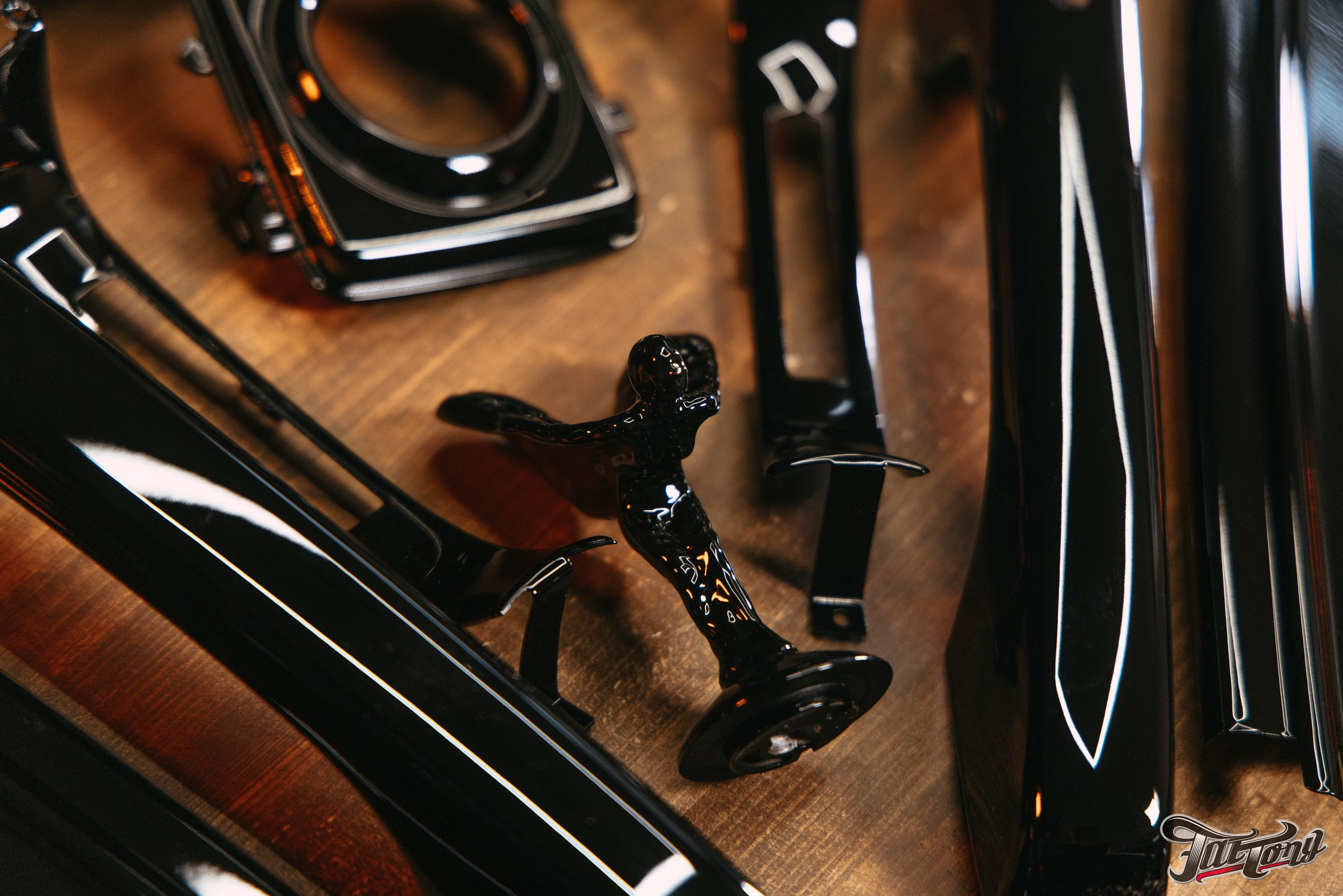 Rolls-Royce Cullinan оклейка в матовый полик, полный антихром. DeLorein