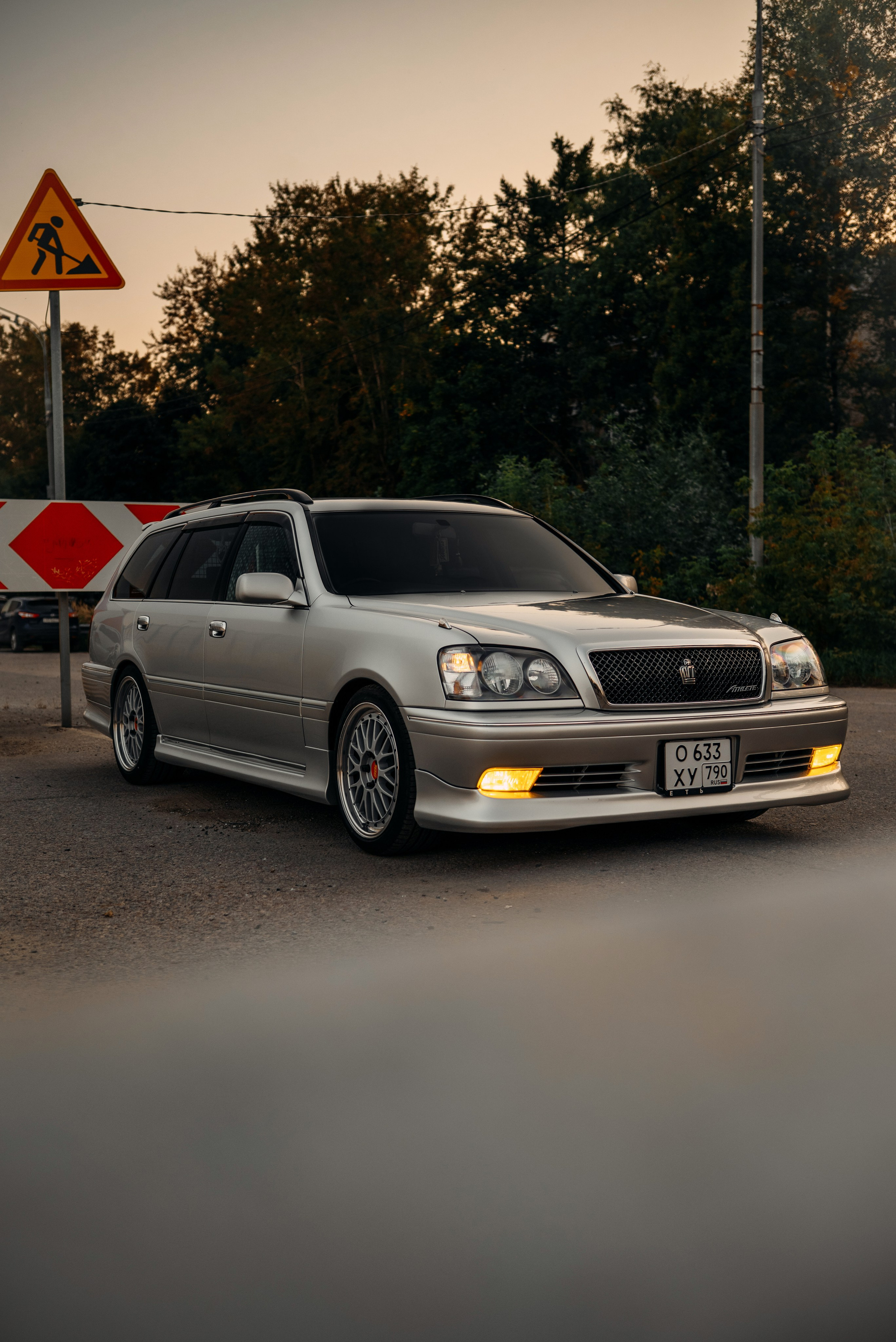 Toyota Crown Estate Athlete V JZS171W. DeLorein