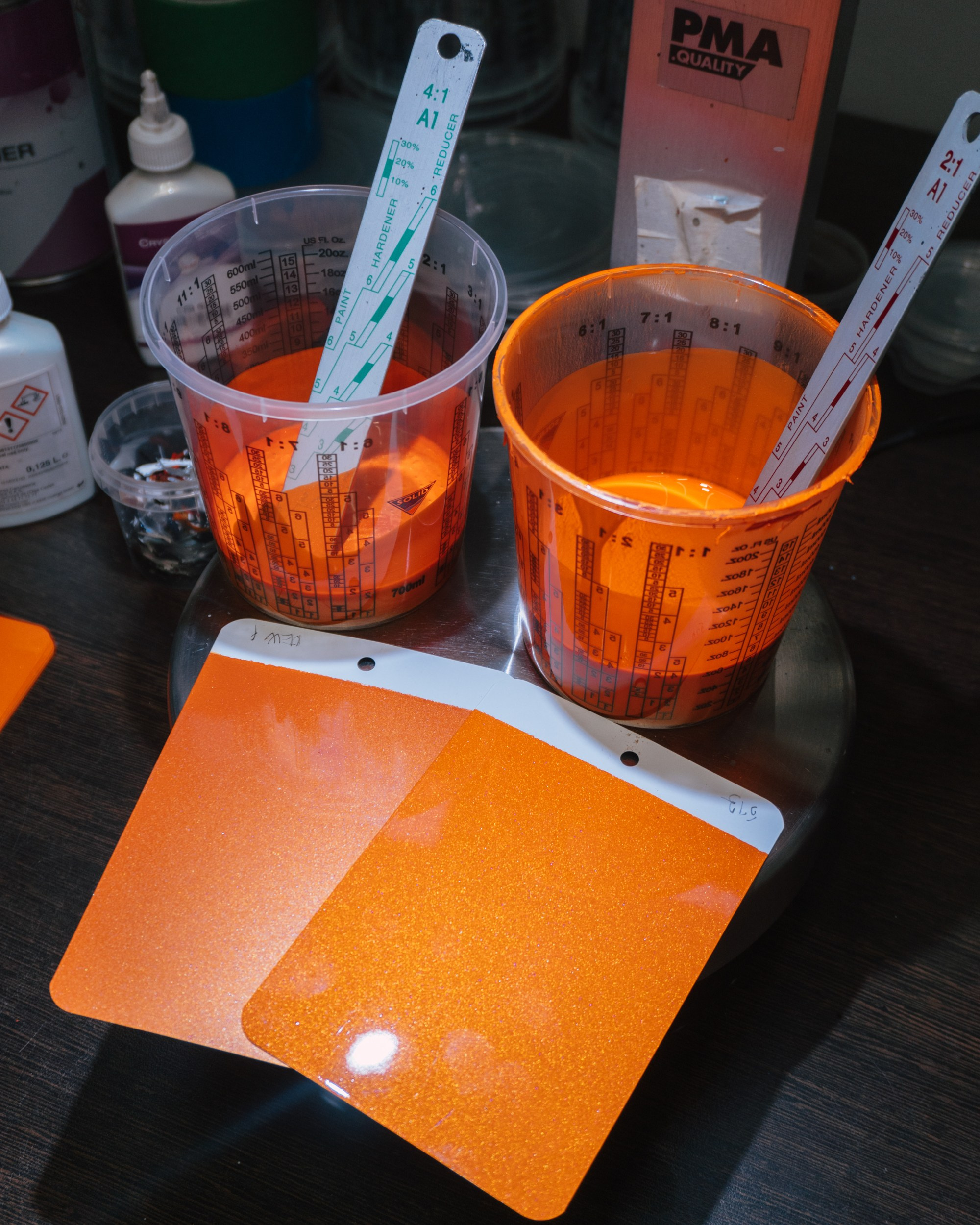 Ford Mustang Roush оранжевый окрас кузова и выкрас полос. DeLorein