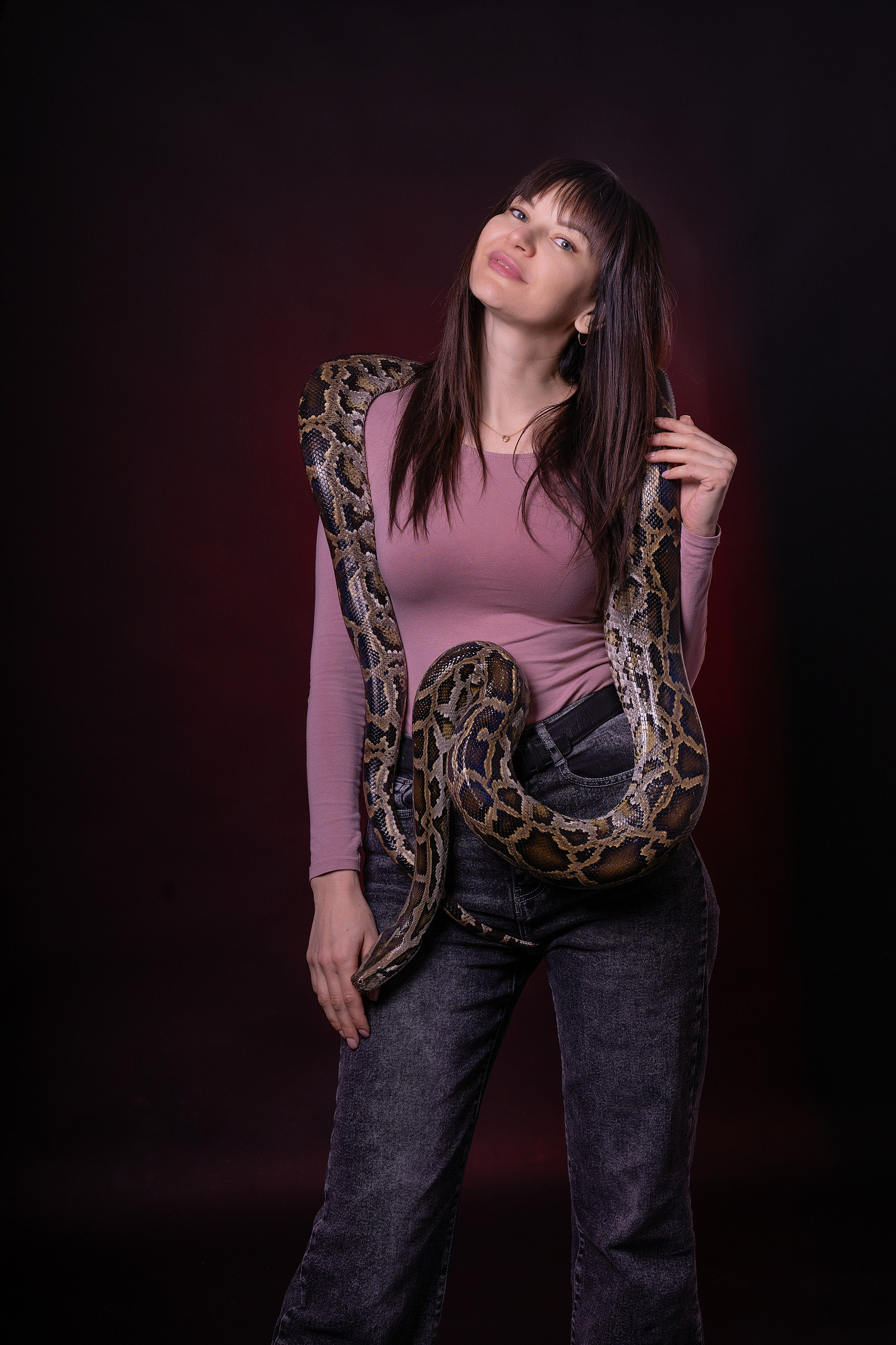 Сьемка с живым питоном. Главная