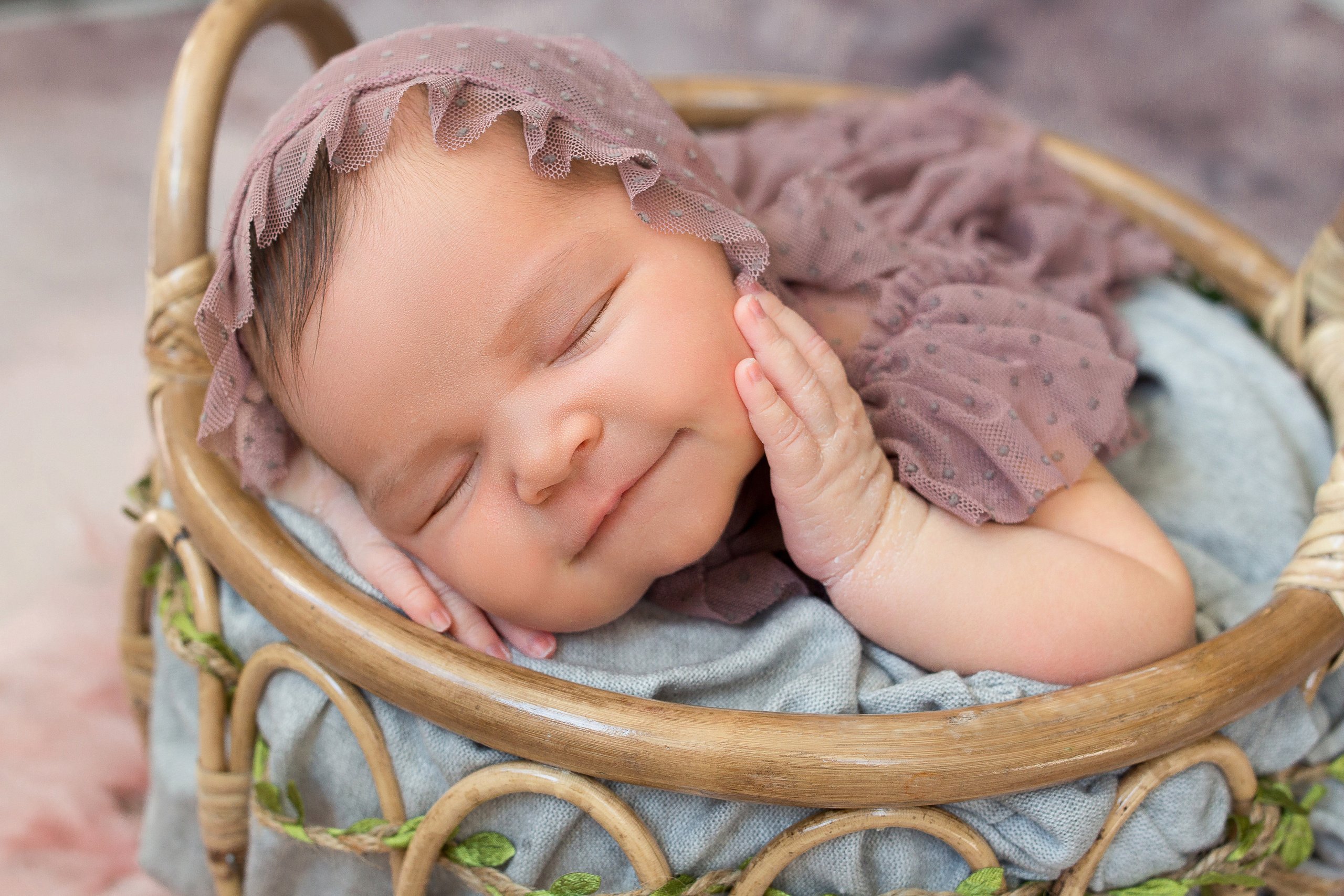 Фотосессия новорожденных девочек. Фотограф новорожденных в г. Миасс Анна Плотникова