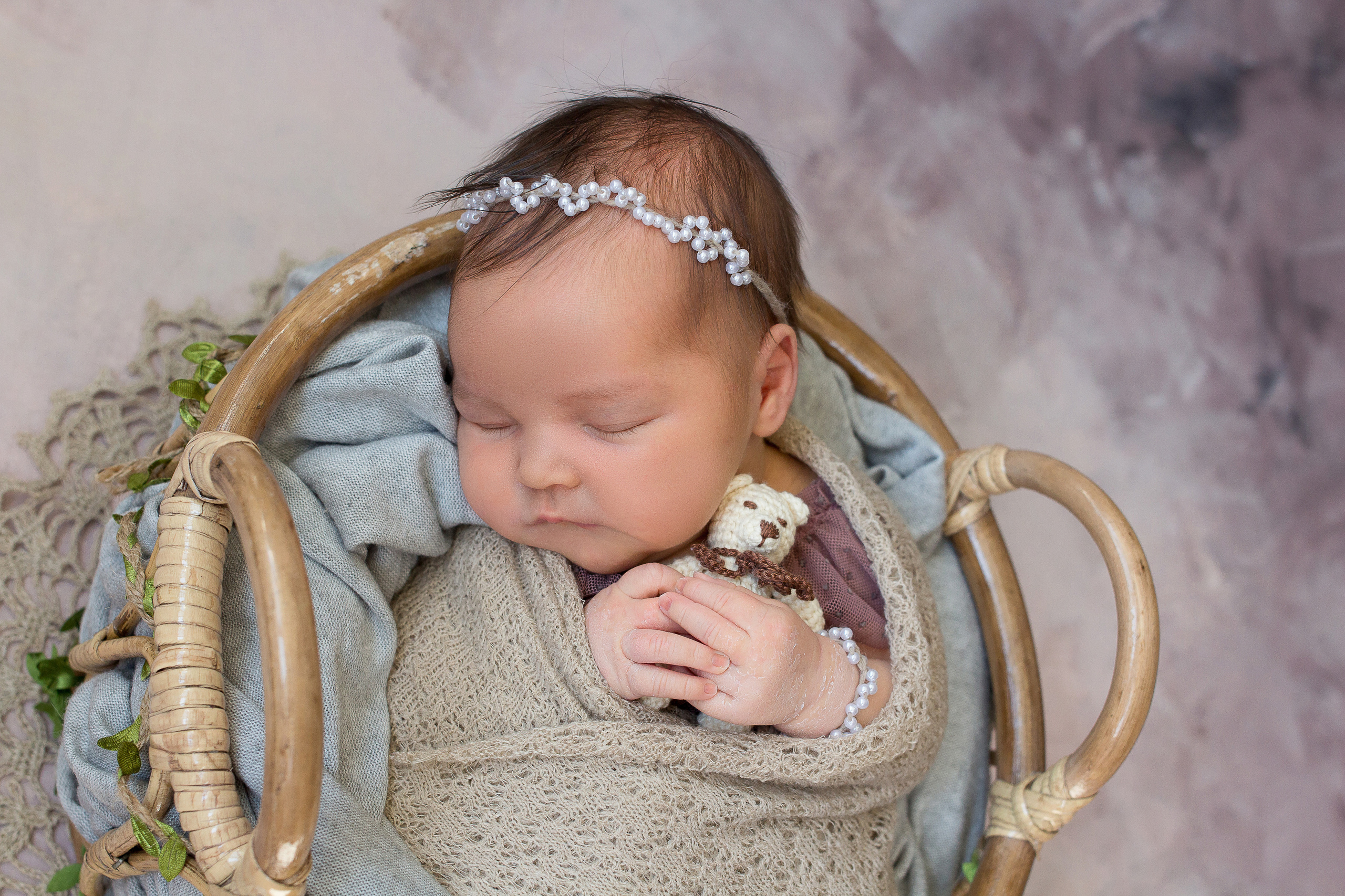 Фотосессия новорожденных девочек. Фотограф новорожденных в г. Миасс Анна Плотникова