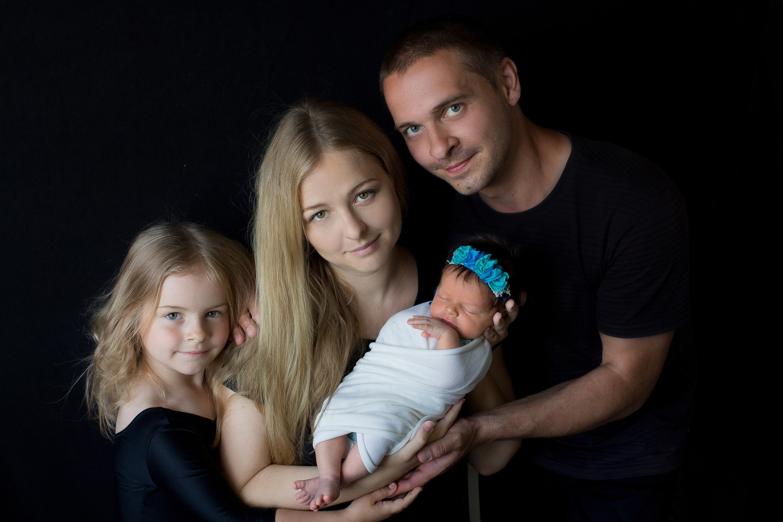 Семейная фотосессия дома. Фотограф новорожденных в г. Миасс Анна Плотникова