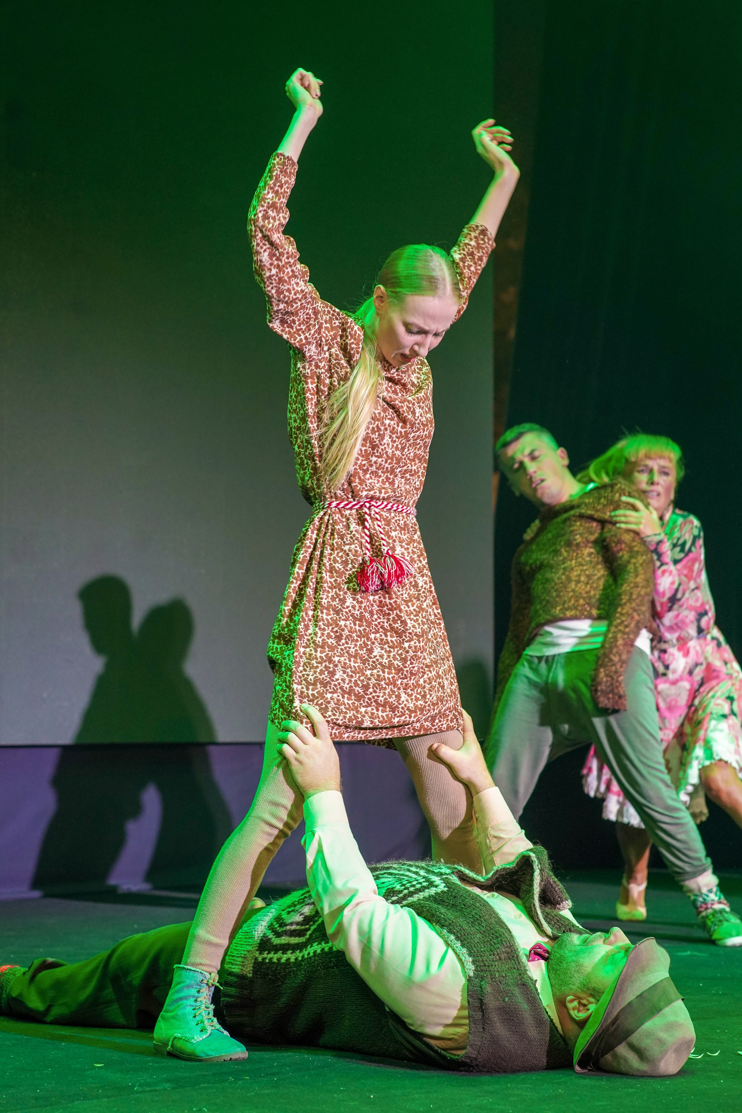 Спектакль «Всюду жизнь», Егор Дружинин. ZAGLADIN Bureau