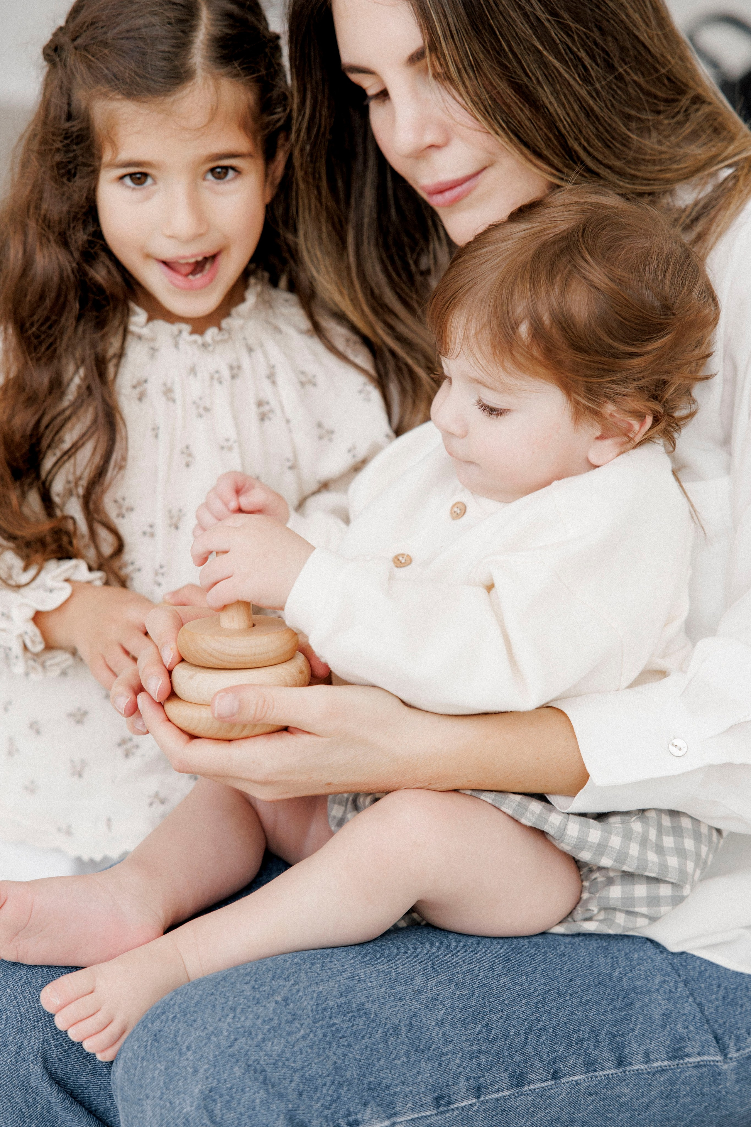 One year inside the White studio. Wedding and family photographer