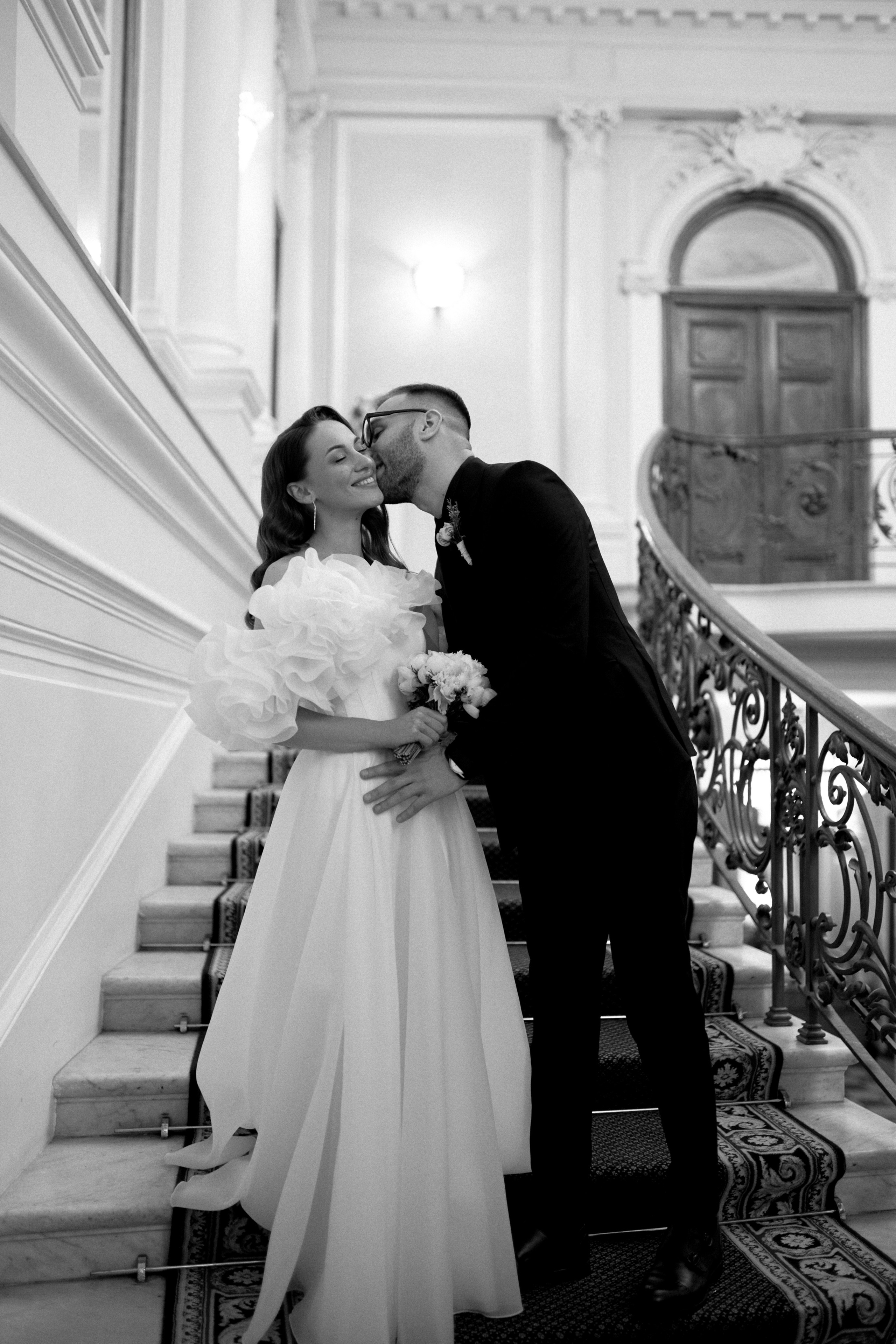 Свадебная фотосессия на катере в Санкт-Петербурге. Сестры Карабаза. Фотографы и ретушеры в Москве и Санкт-Петербурге