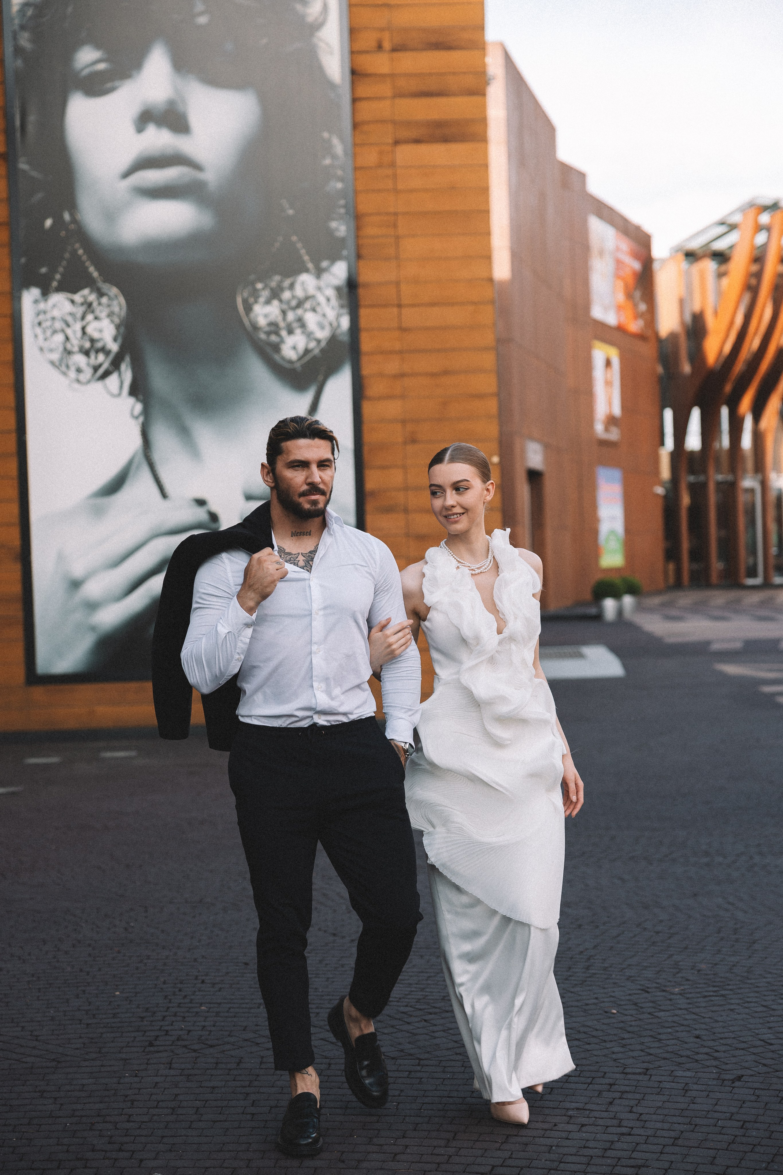 Свадебная фотосессия в Барвиха Luxury Village. Свадебный фотограф в Москве — Оскар Гелманов